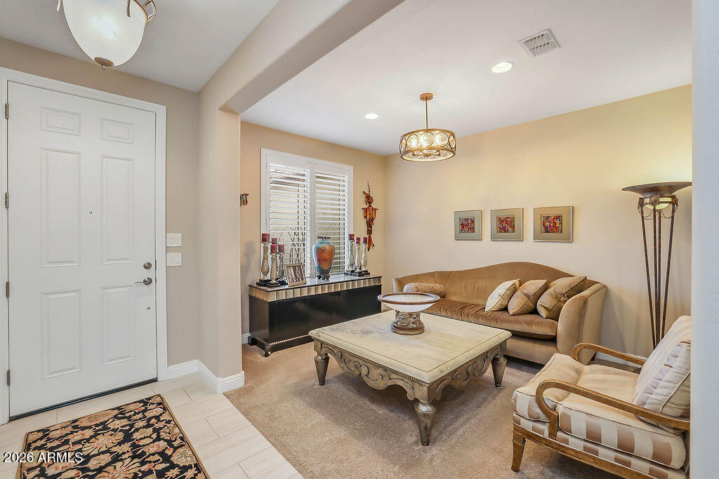 2523 E NANCY Lane