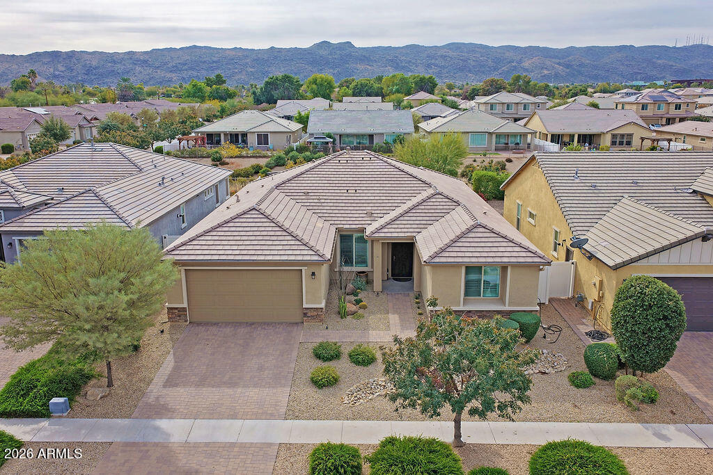 2523 E NANCY Lane