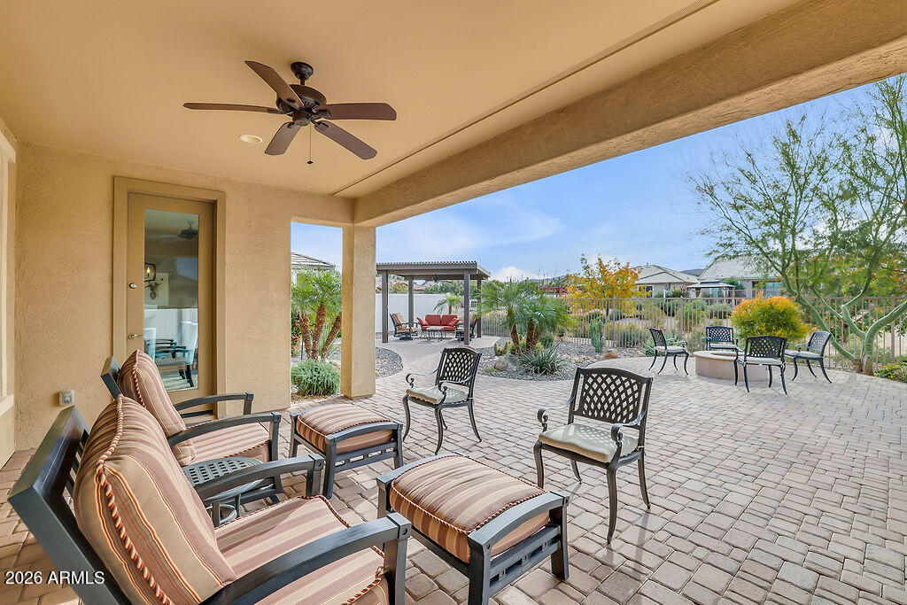 2523 E NANCY Lane