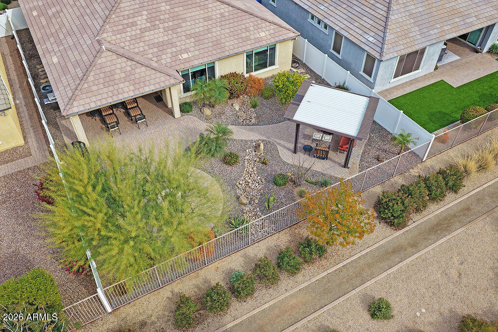 2523 E NANCY Lane