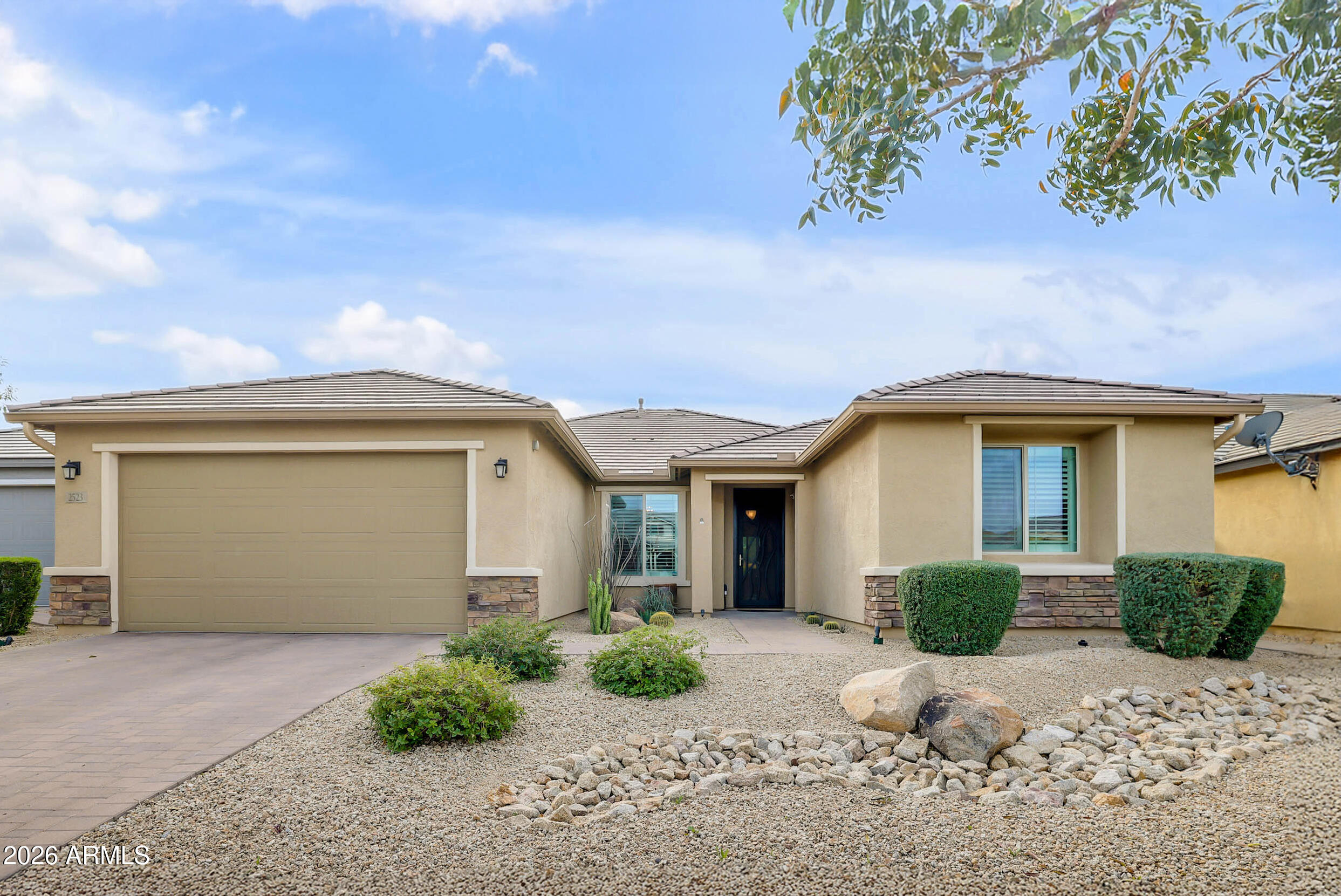 2523 E NANCY Lane