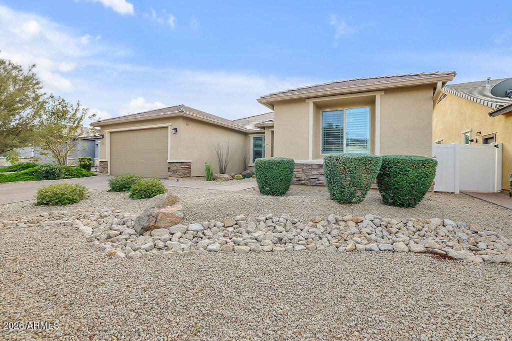 2523 E NANCY Lane