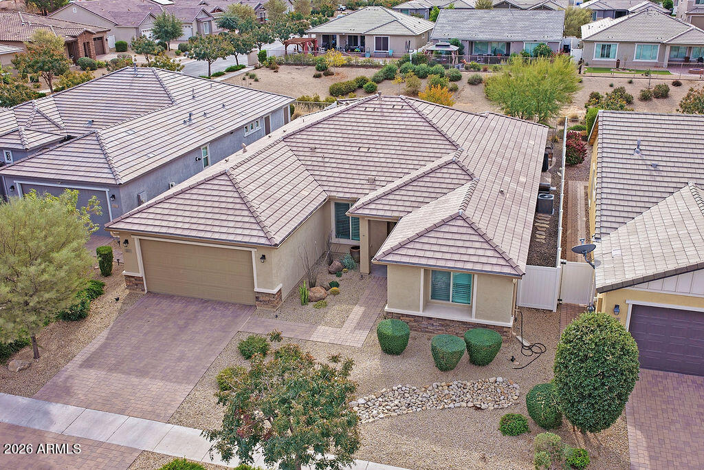 2523 E NANCY Lane