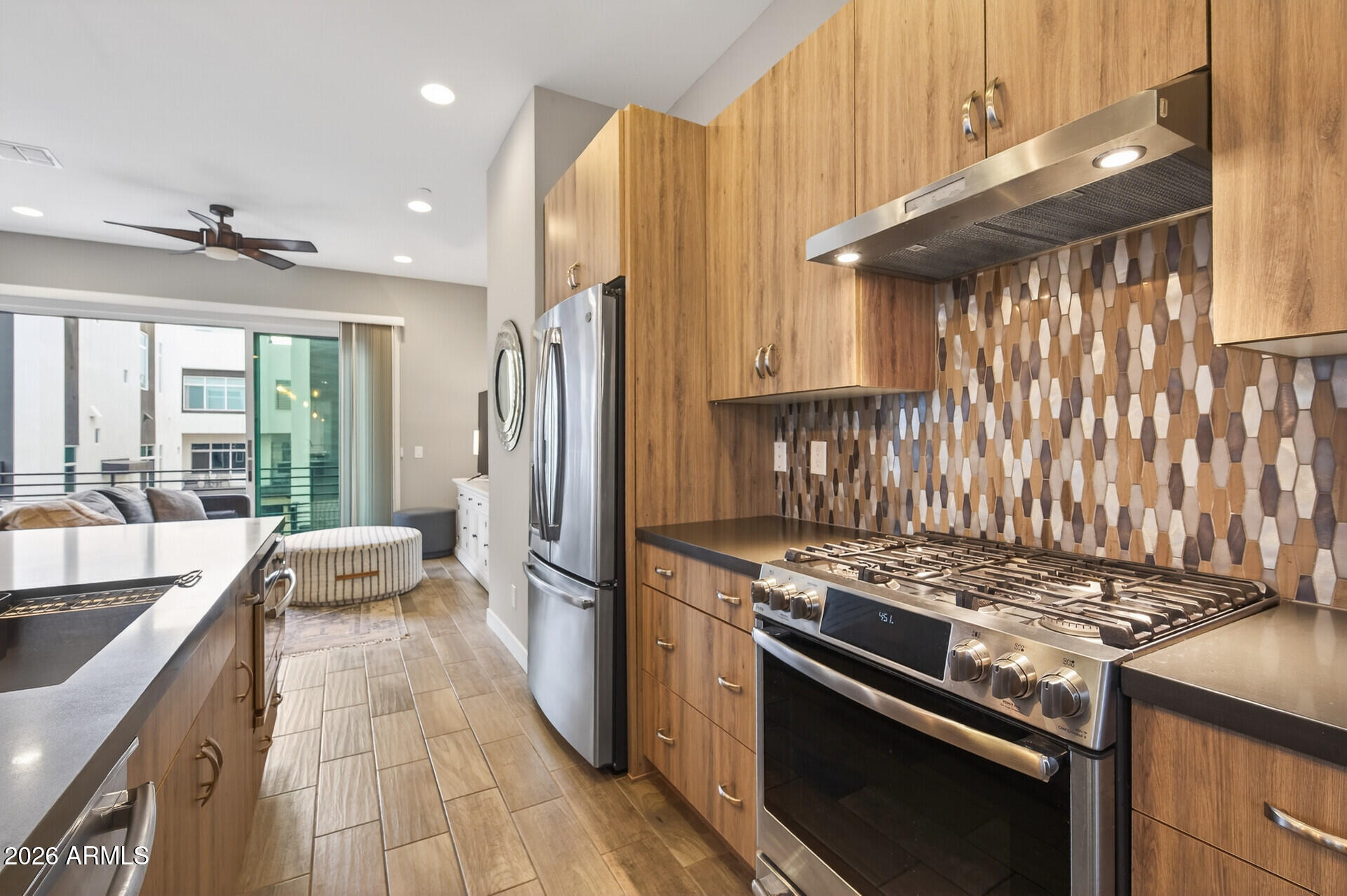 1717 E MORTEN Avenue 38