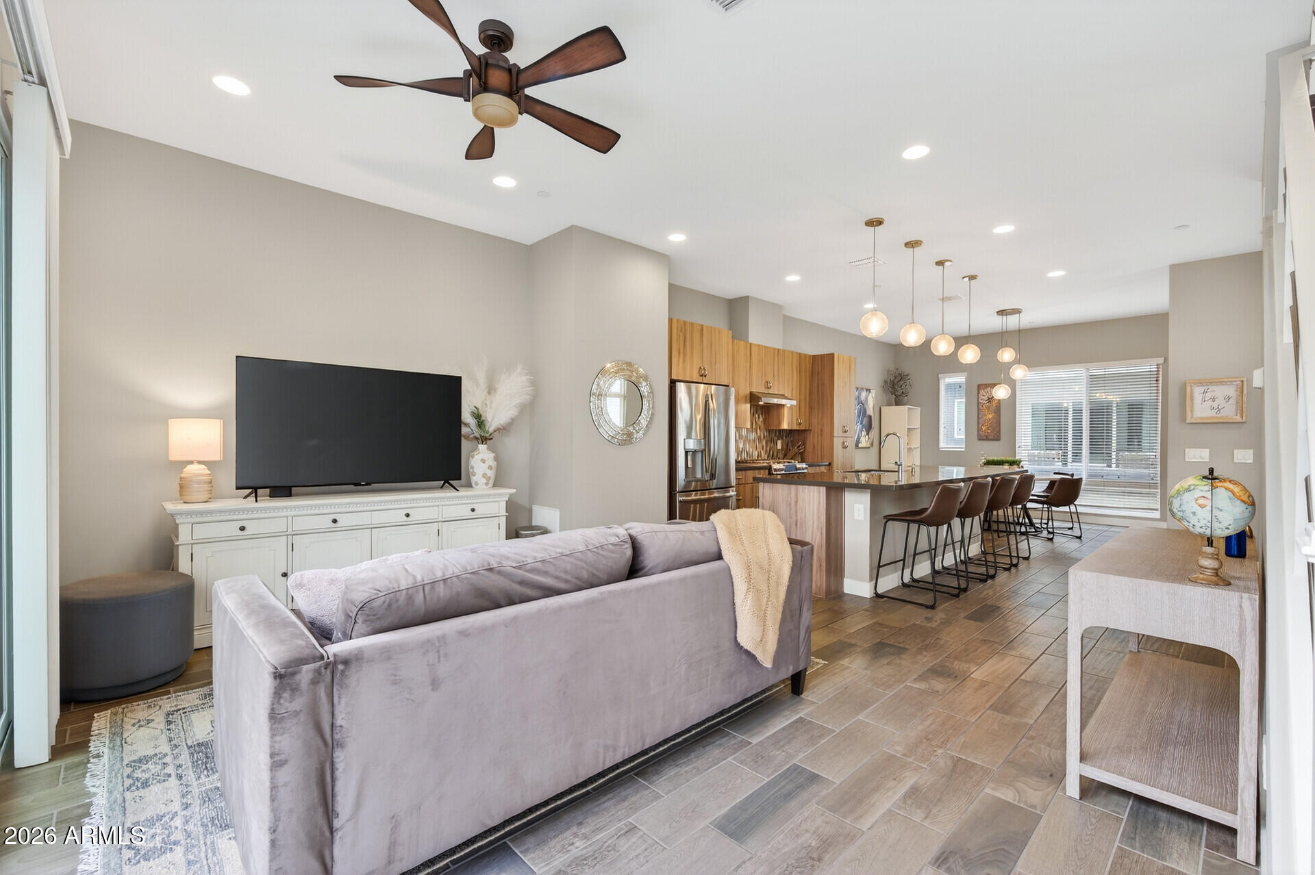 1717 E MORTEN Avenue 38