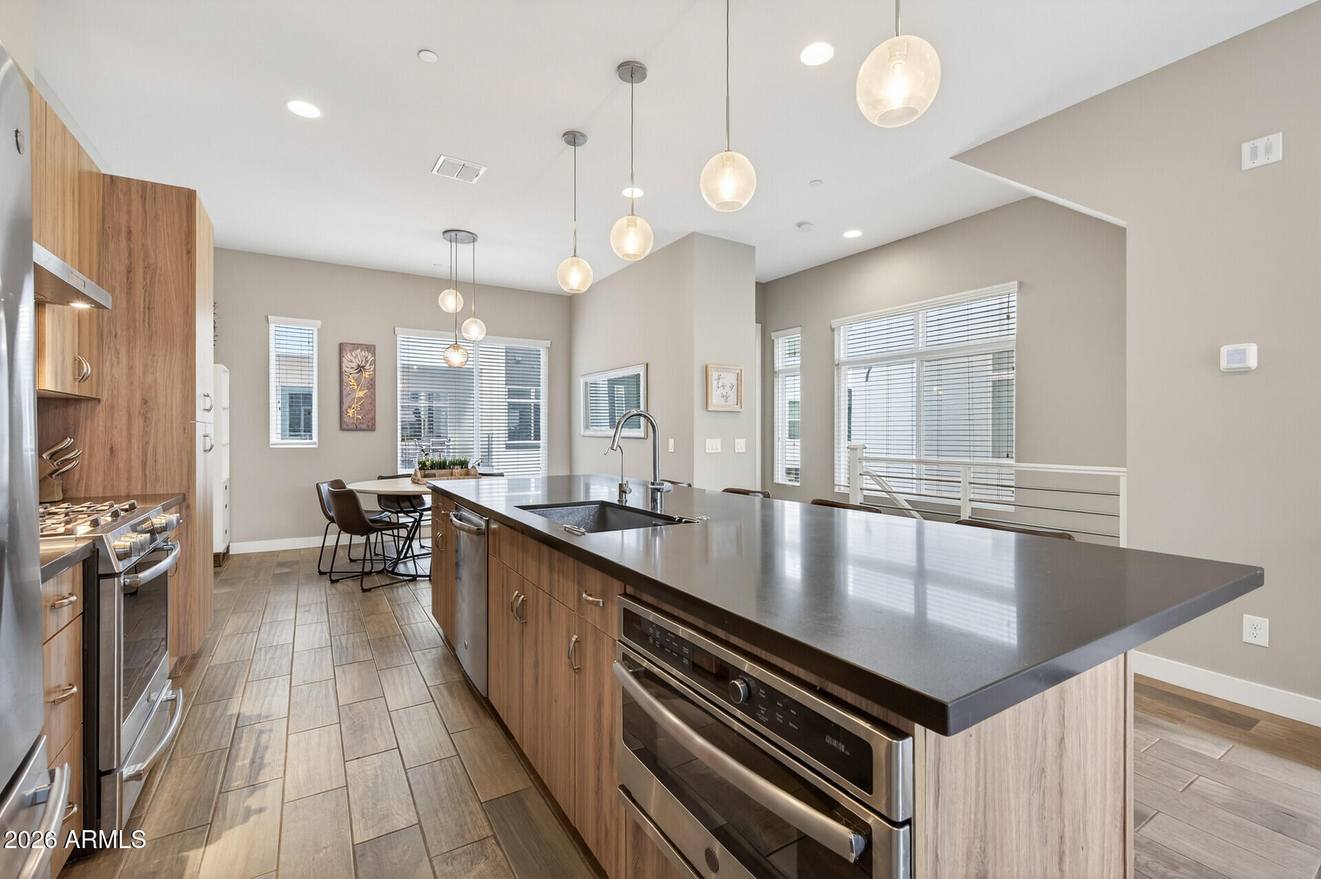 1717 E MORTEN Avenue 38