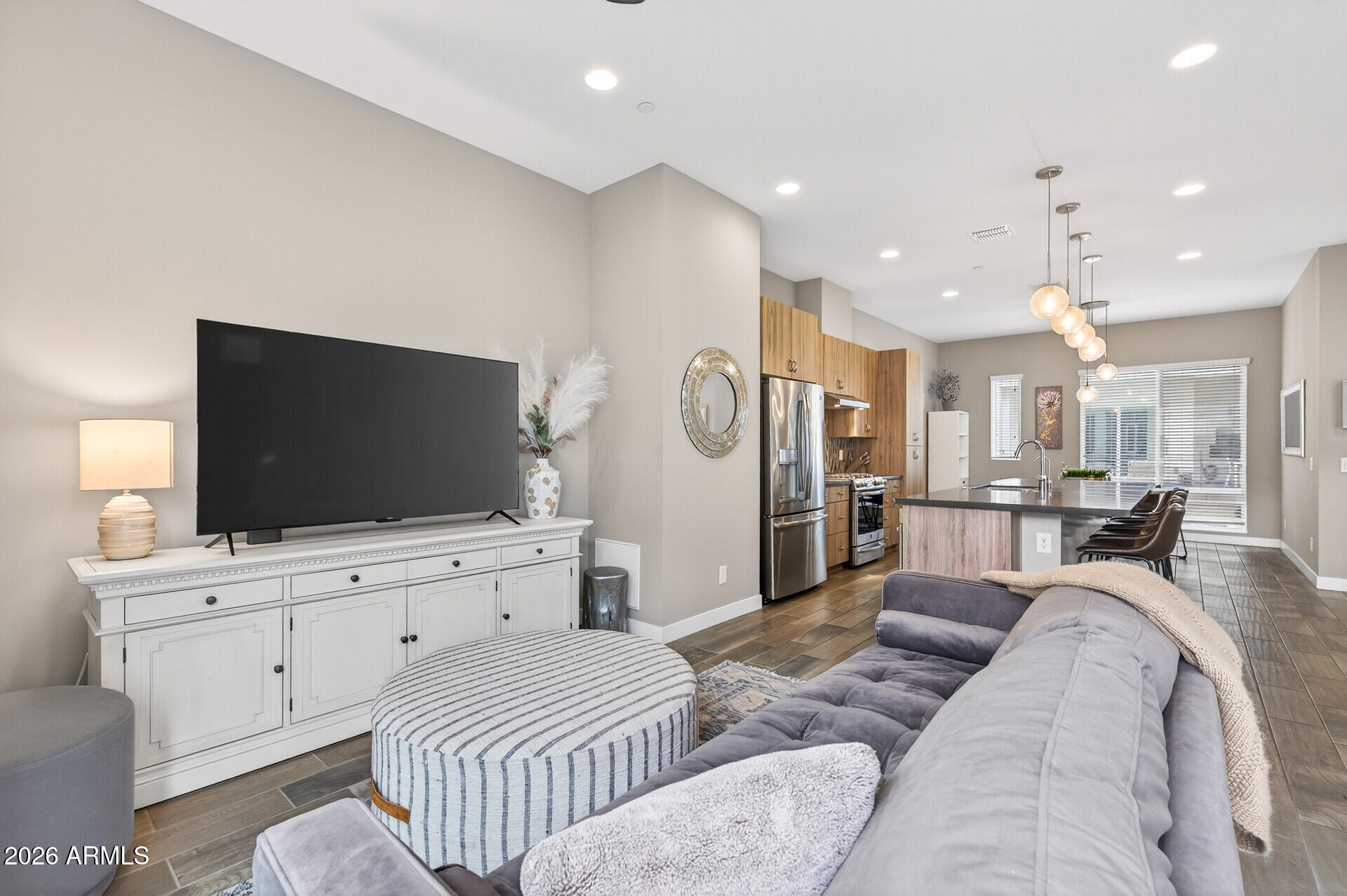 1717 E MORTEN Avenue 38