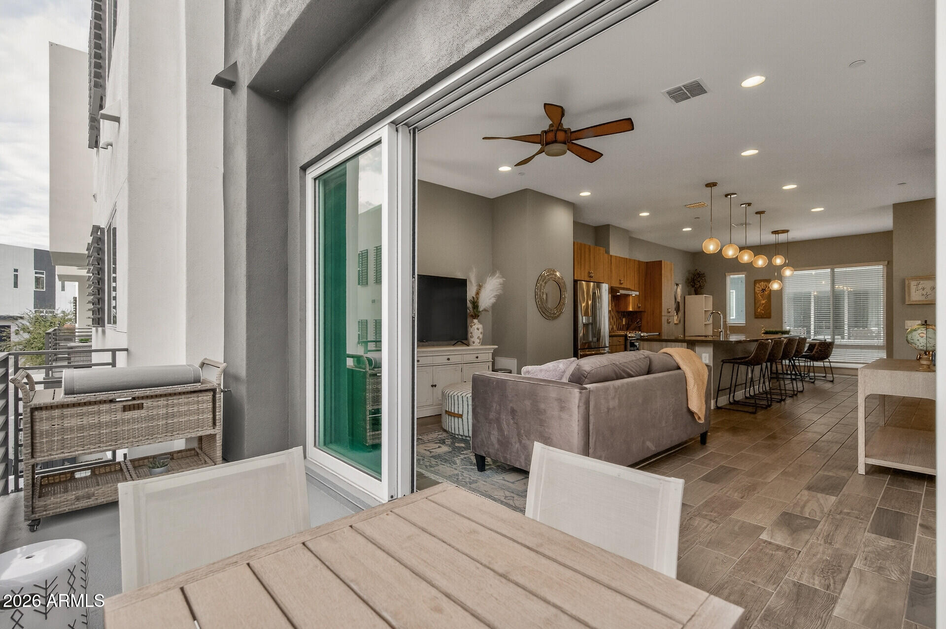 1717 E MORTEN Avenue 38