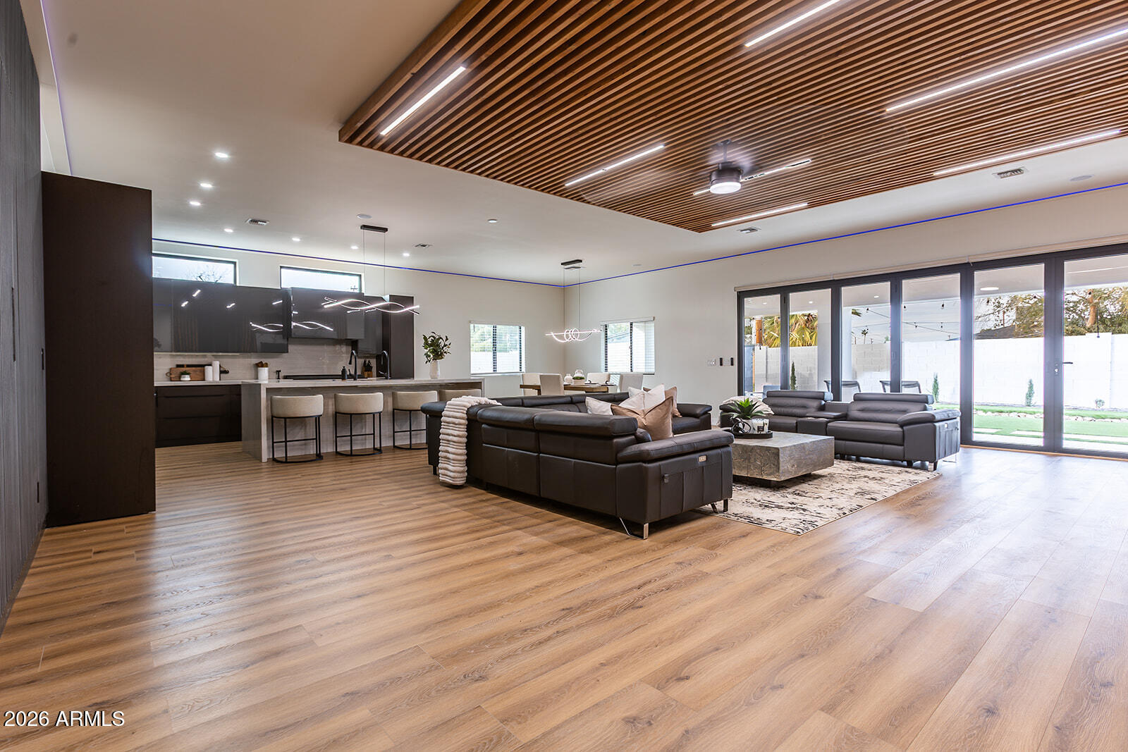 2536 E Indianola Avenue