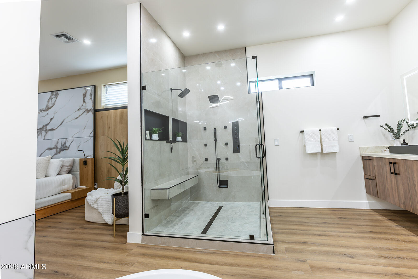 2536 E Indianola Avenue