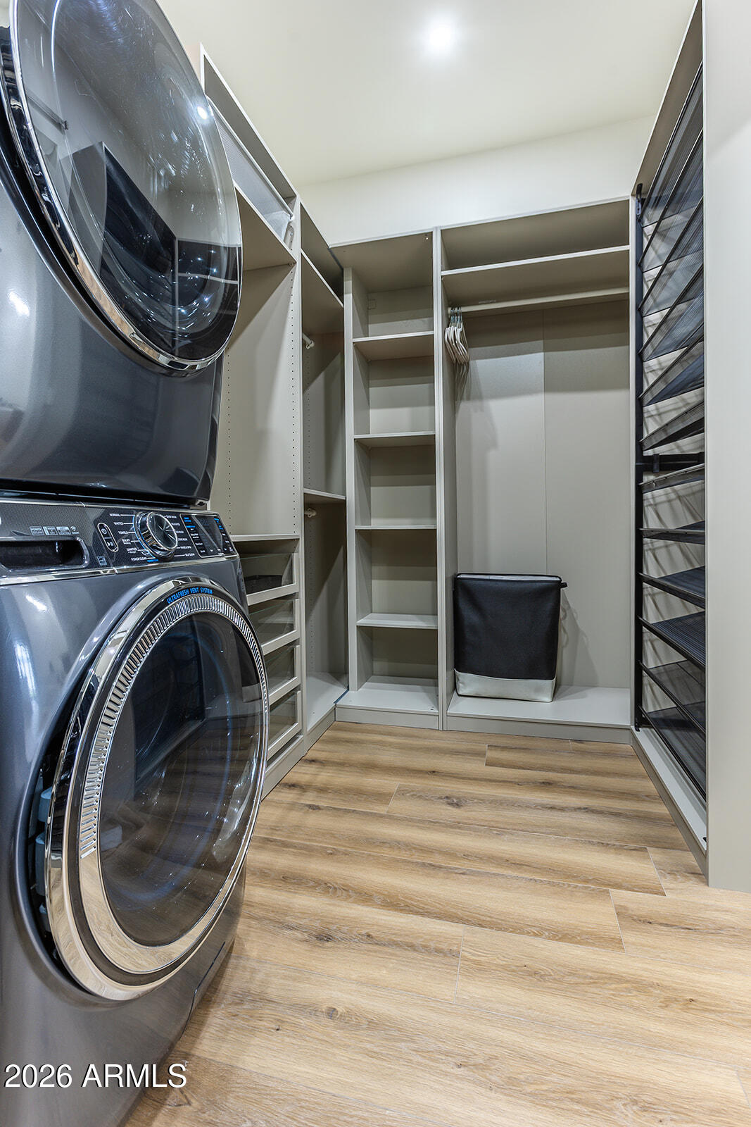 2536 E Indianola Avenue