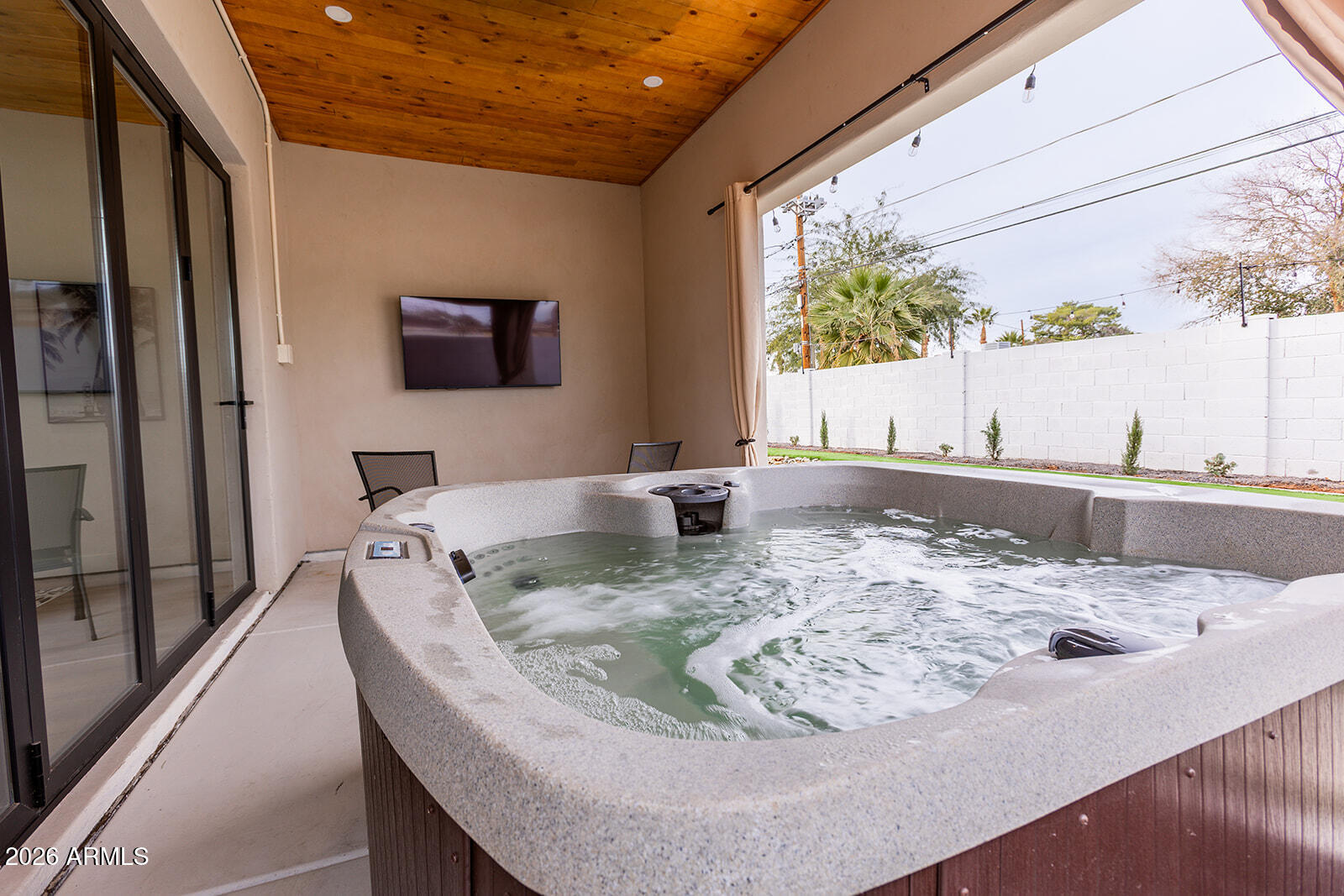 2536 E Indianola Avenue