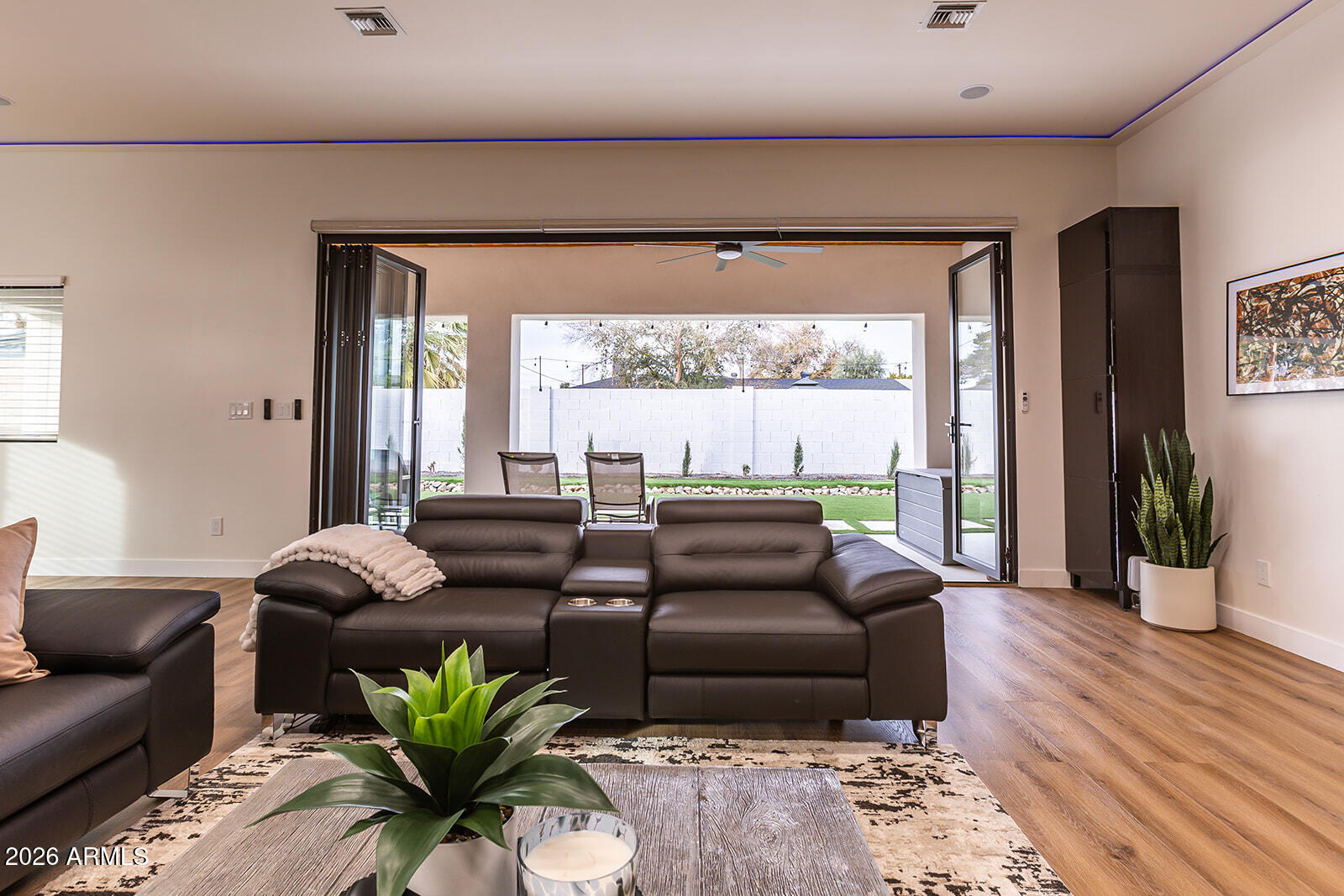 2536 E Indianola Avenue