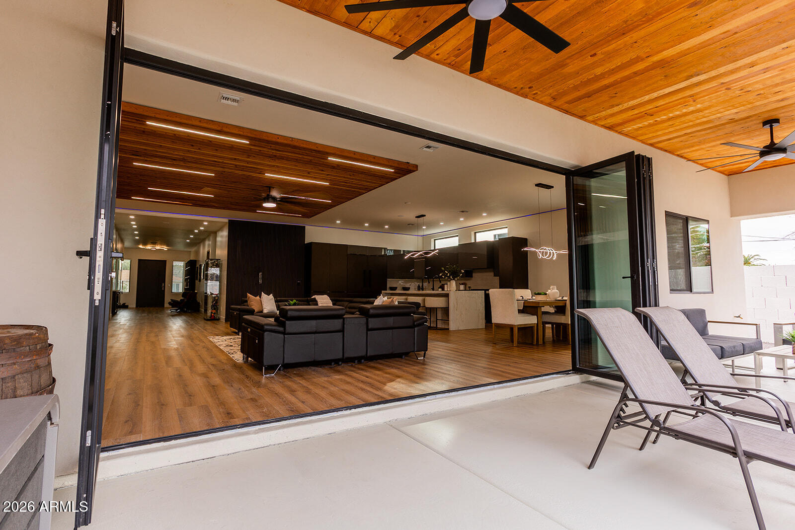 2536 E Indianola Avenue