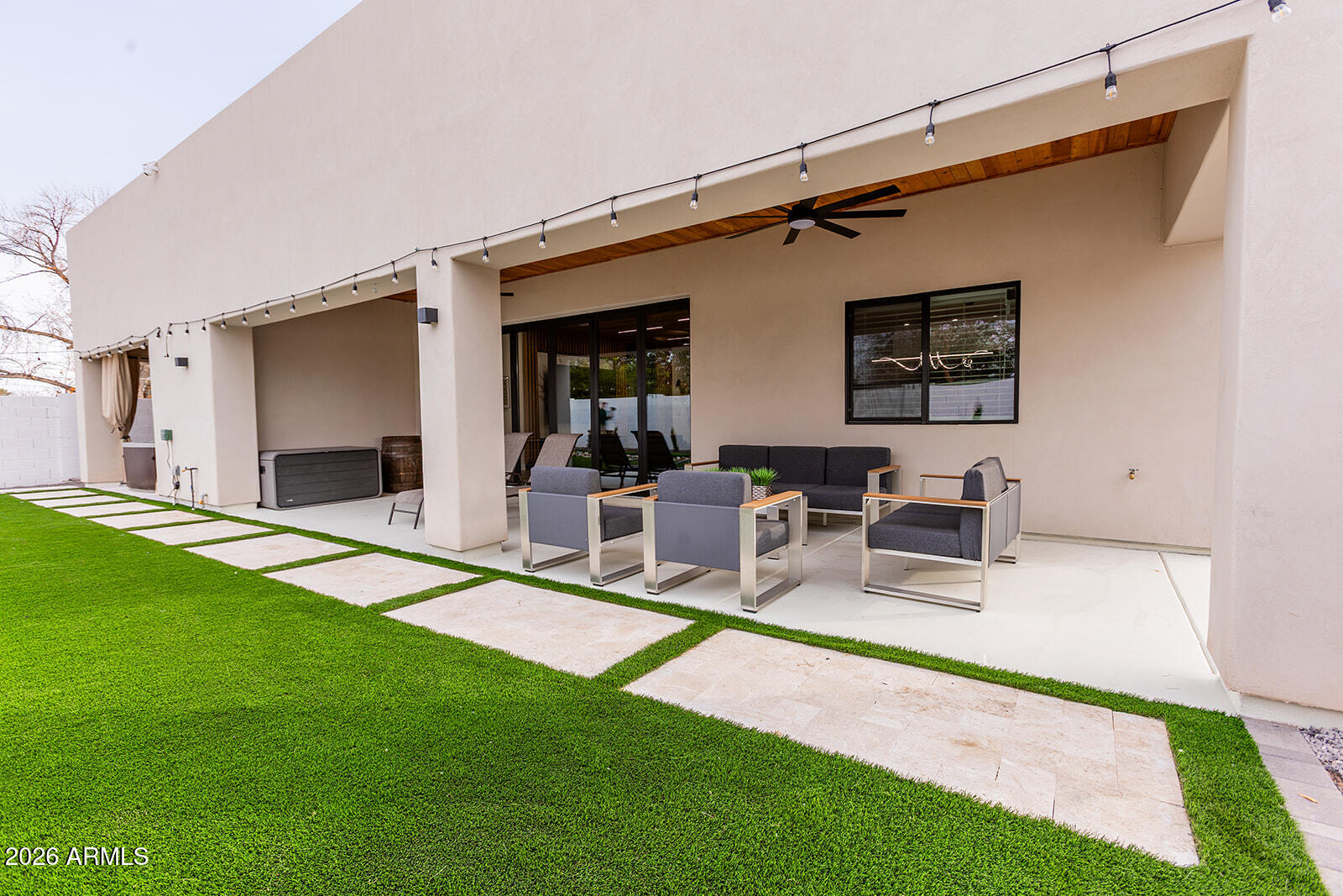 2536 E Indianola Avenue