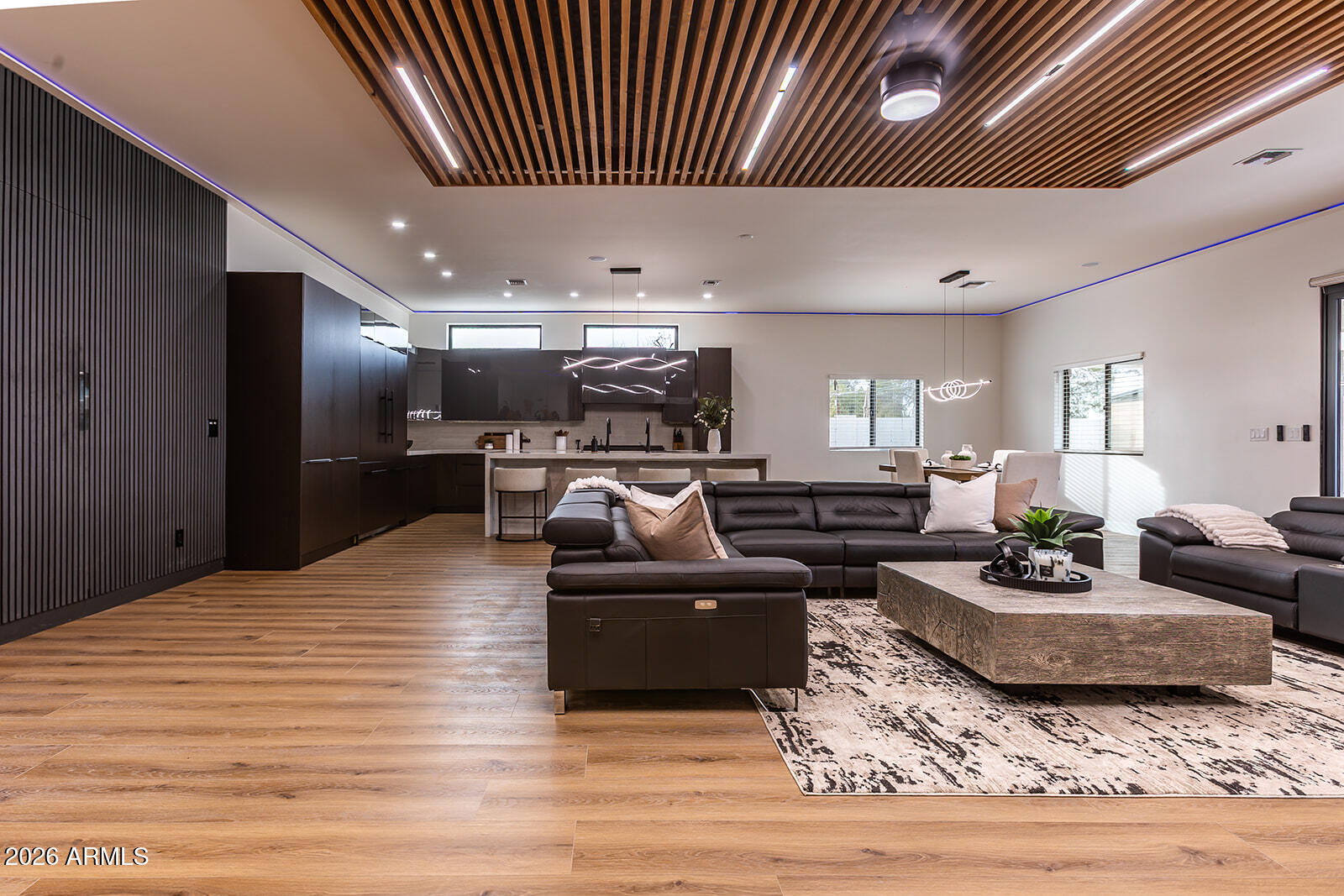 2536 E Indianola Avenue