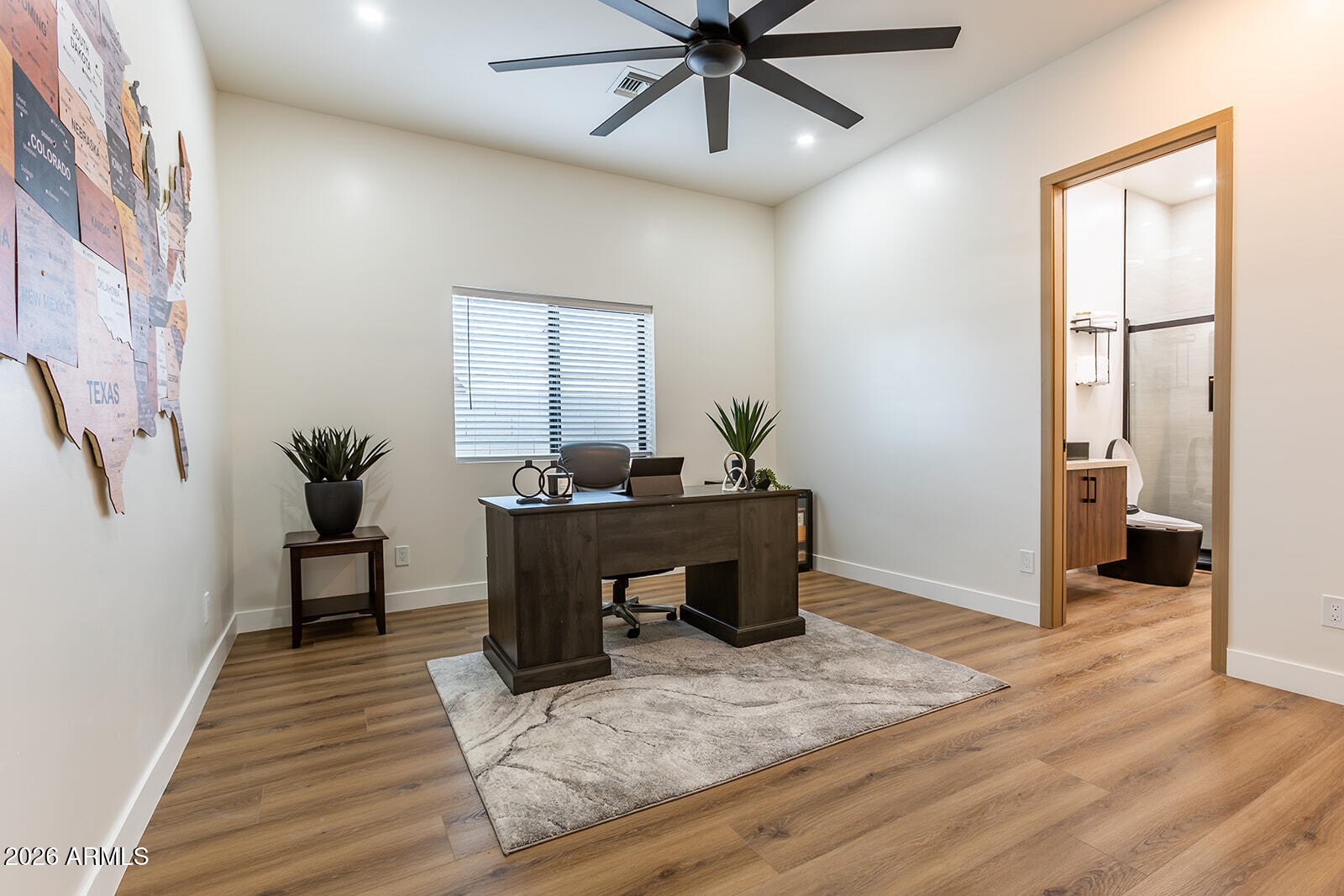 2536 E Indianola Avenue