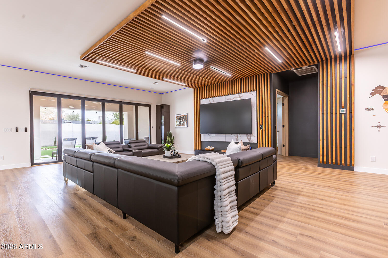 2536 E Indianola Avenue