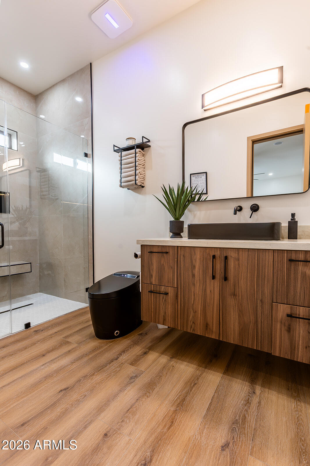 2536 E Indianola Avenue