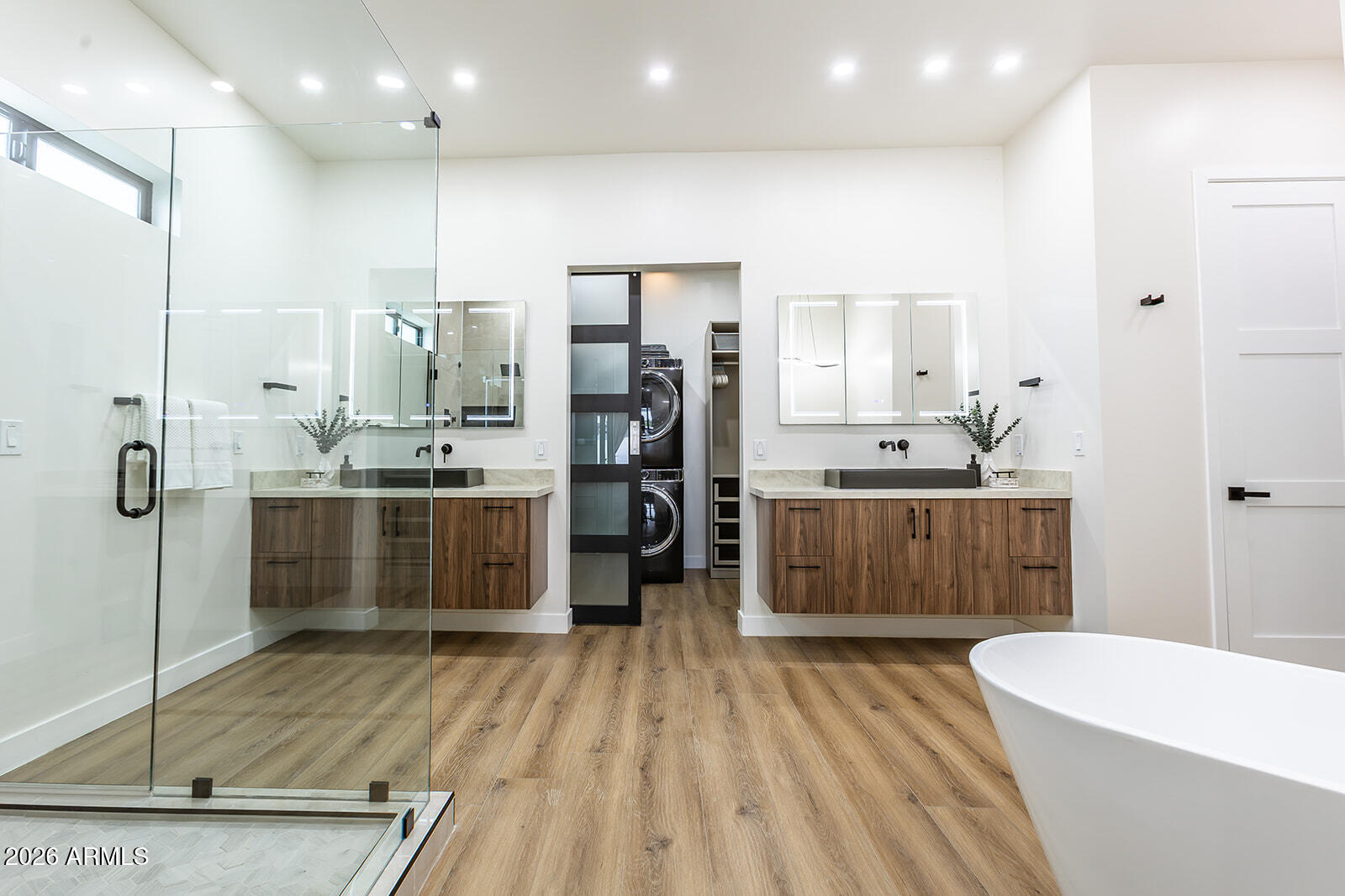 2536 E Indianola Avenue