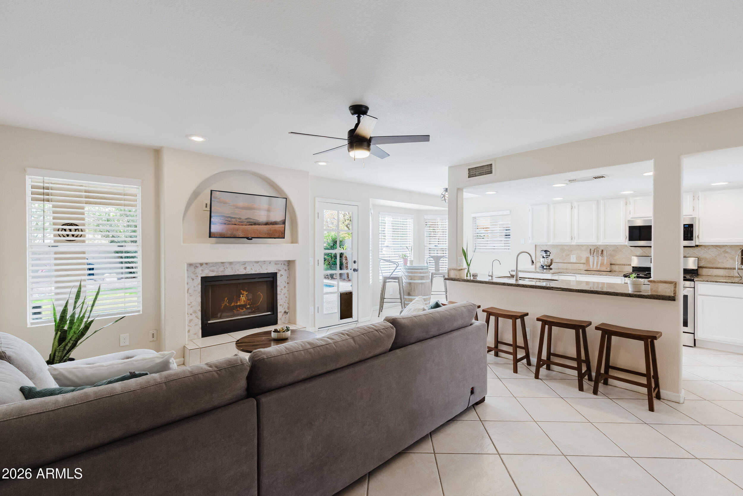 3821 E TANGLEWOOD Drive