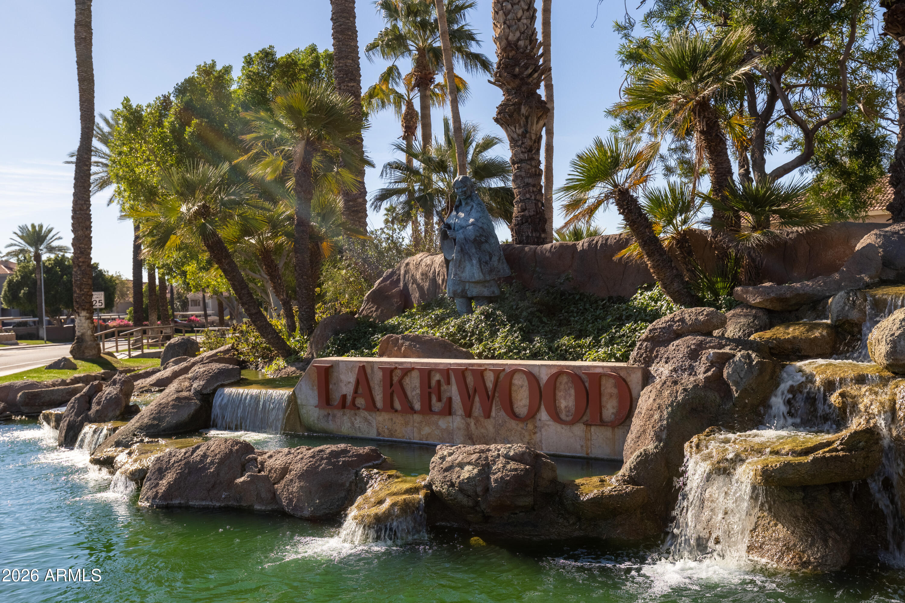 3821 E TANGLEWOOD Drive