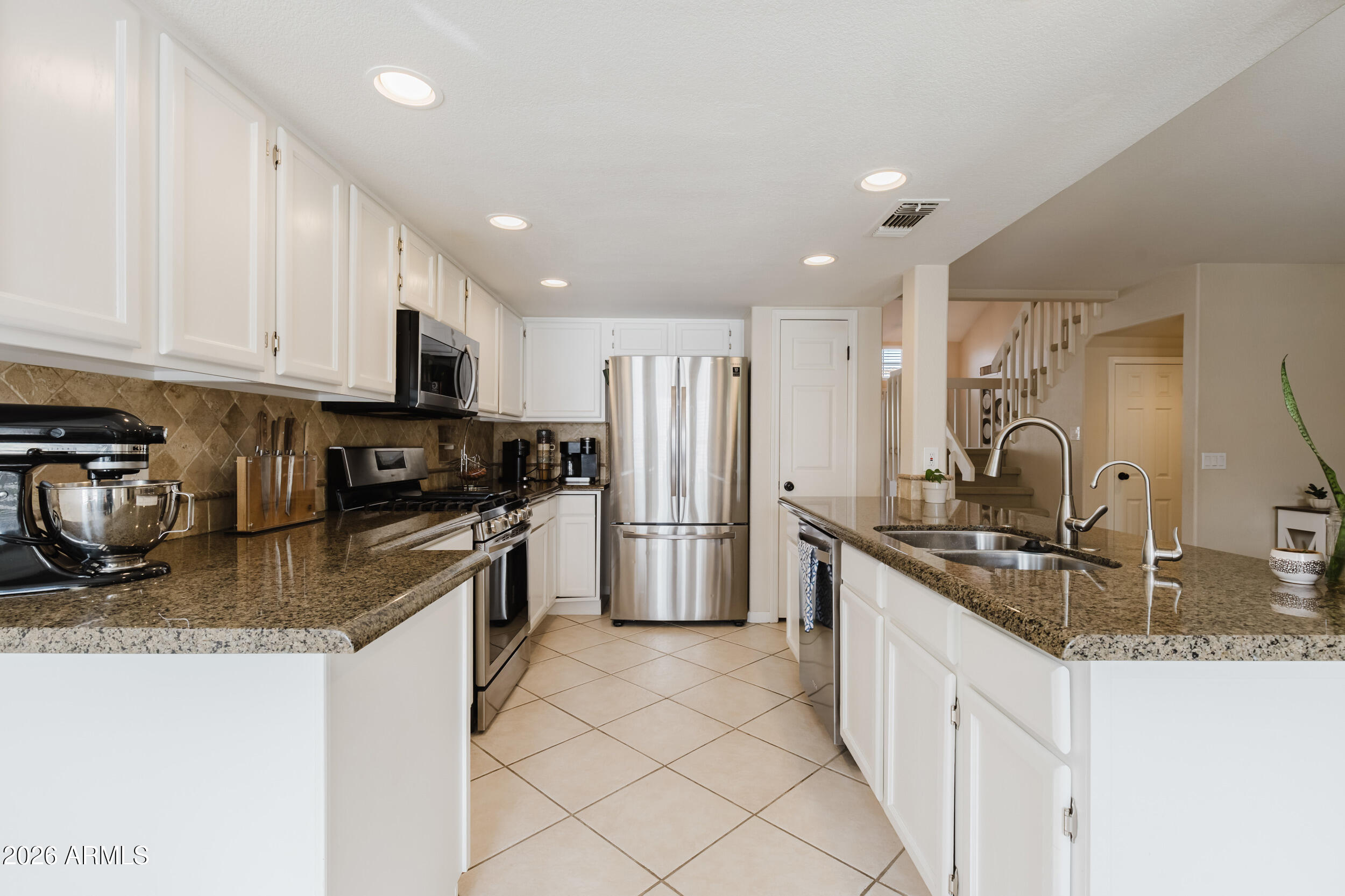 3821 E TANGLEWOOD Drive