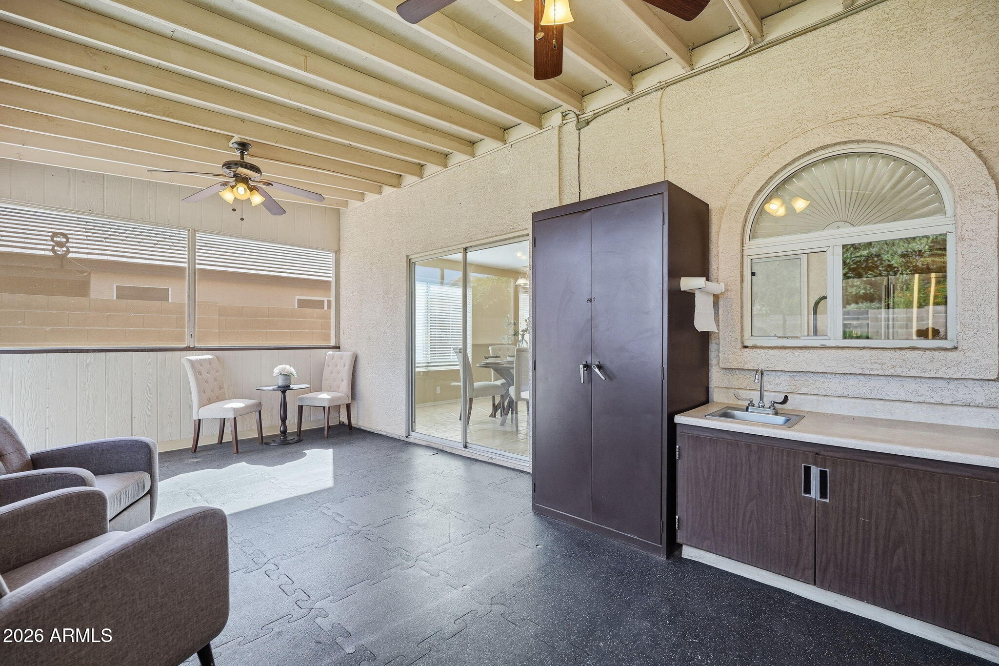 2546 E CAMELLIA Drive