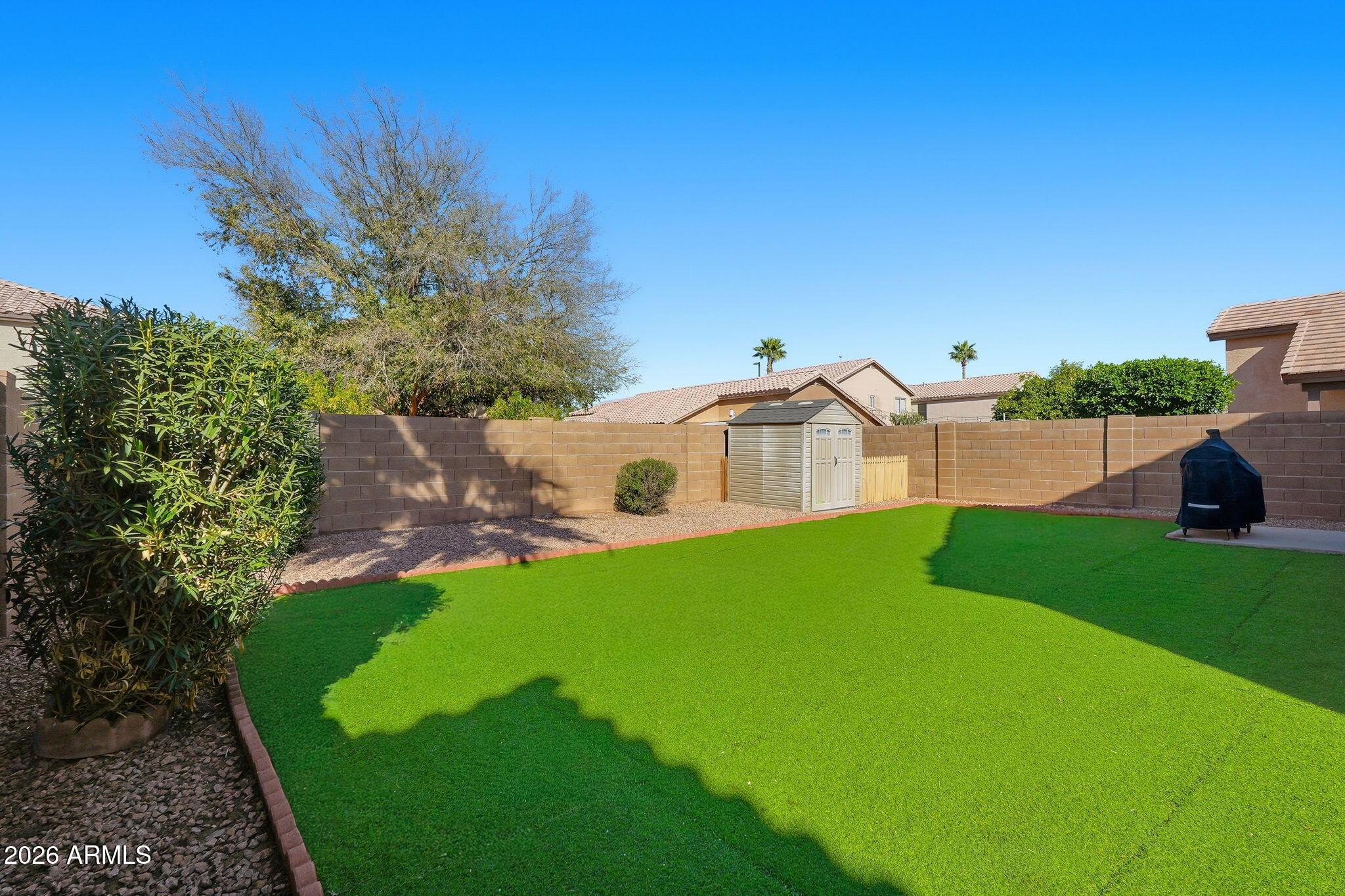 2546 E CAMELLIA Drive