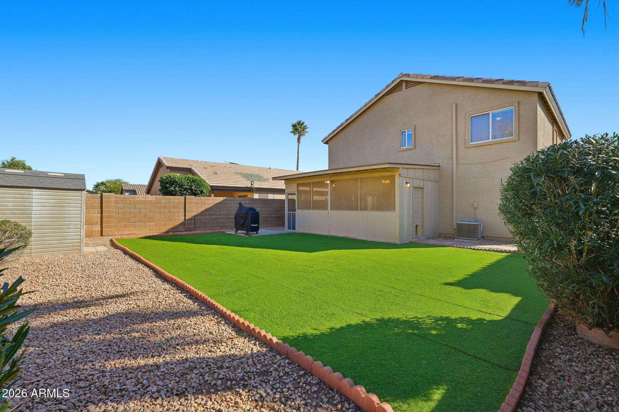 2546 E CAMELLIA Drive