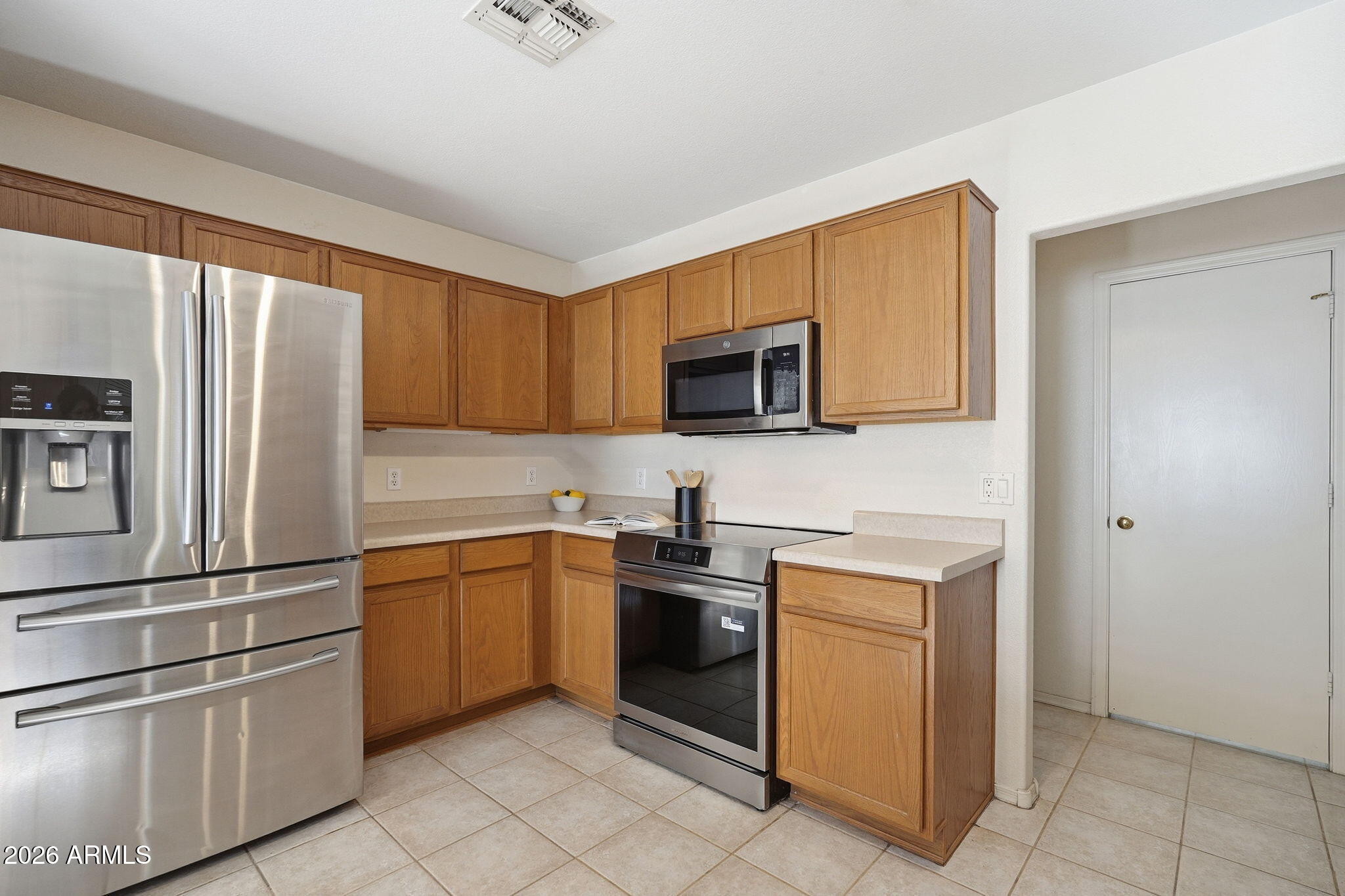 2546 E CAMELLIA Drive