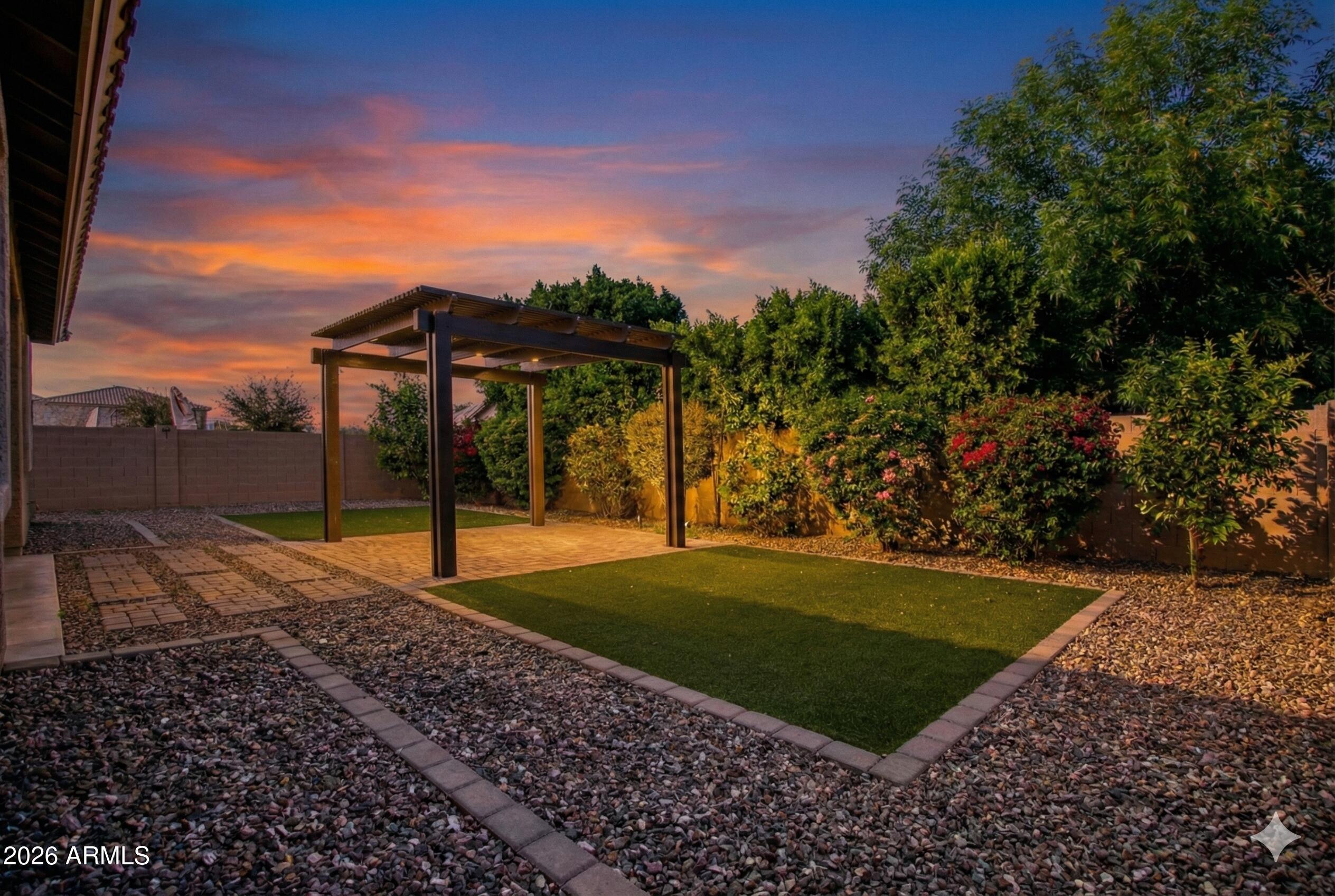 21466 E VIA DE ARBOLES