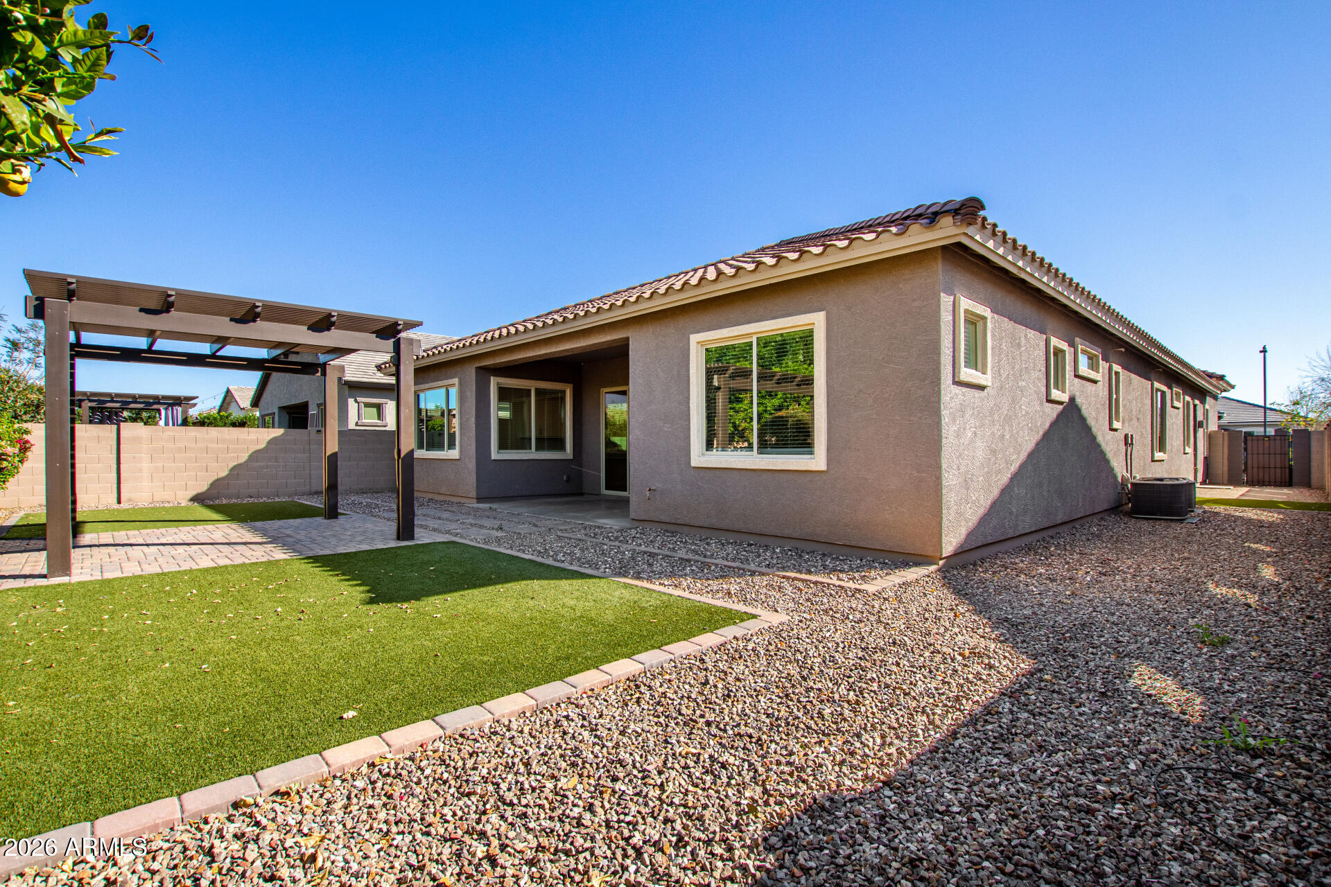 21466 E VIA DE ARBOLES