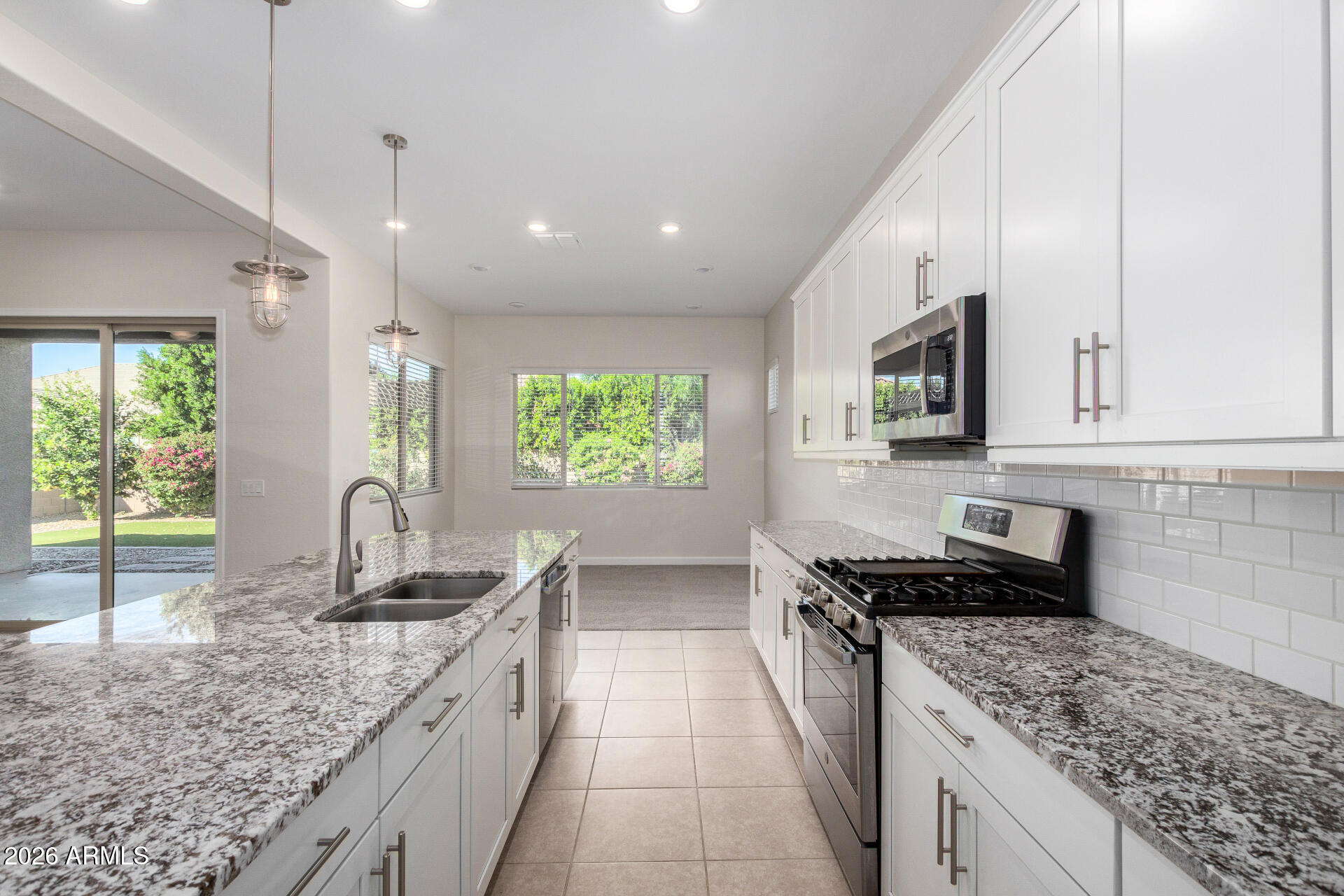 21466 E VIA DE ARBOLES