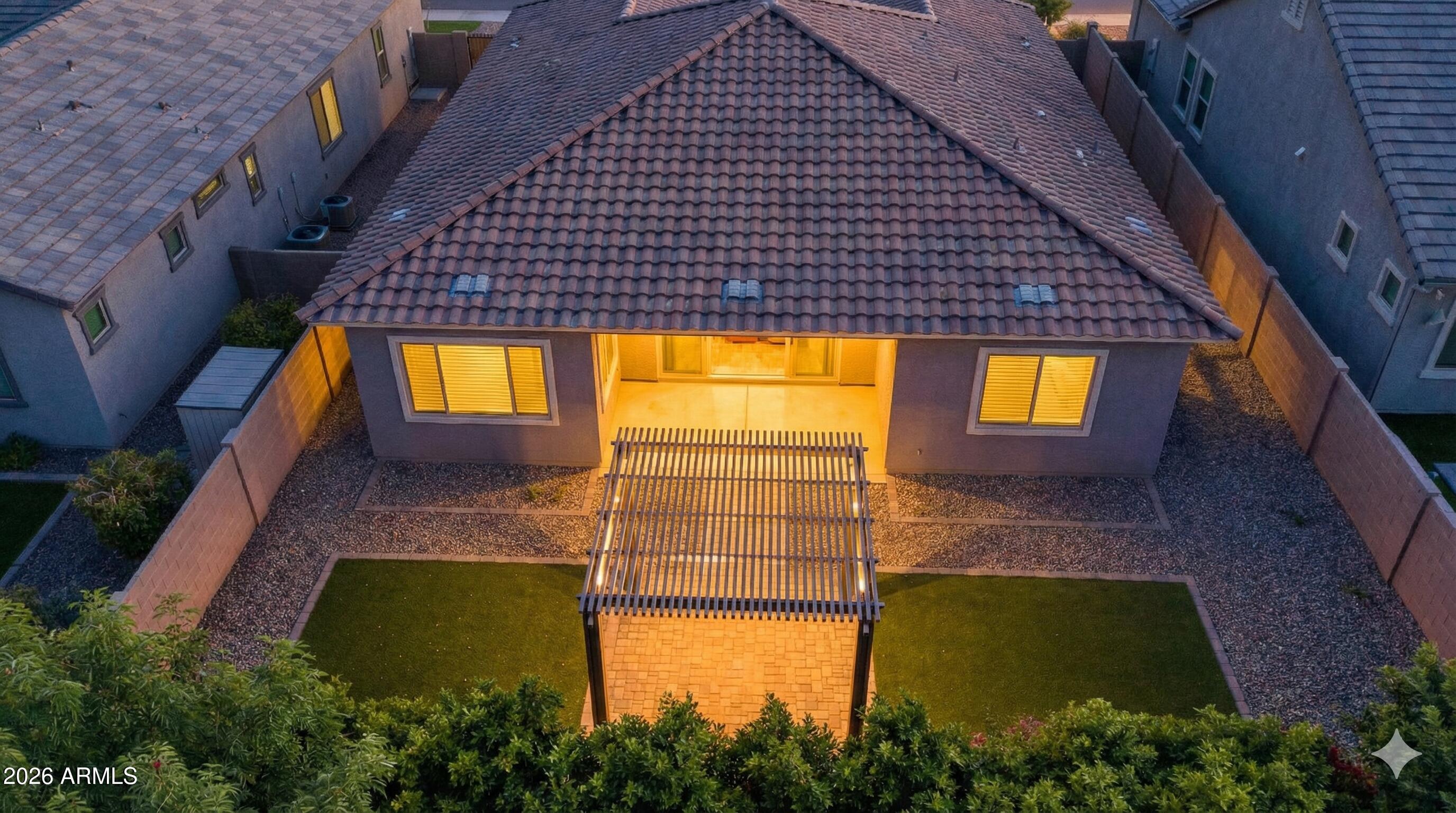 21466 E VIA DE ARBOLES