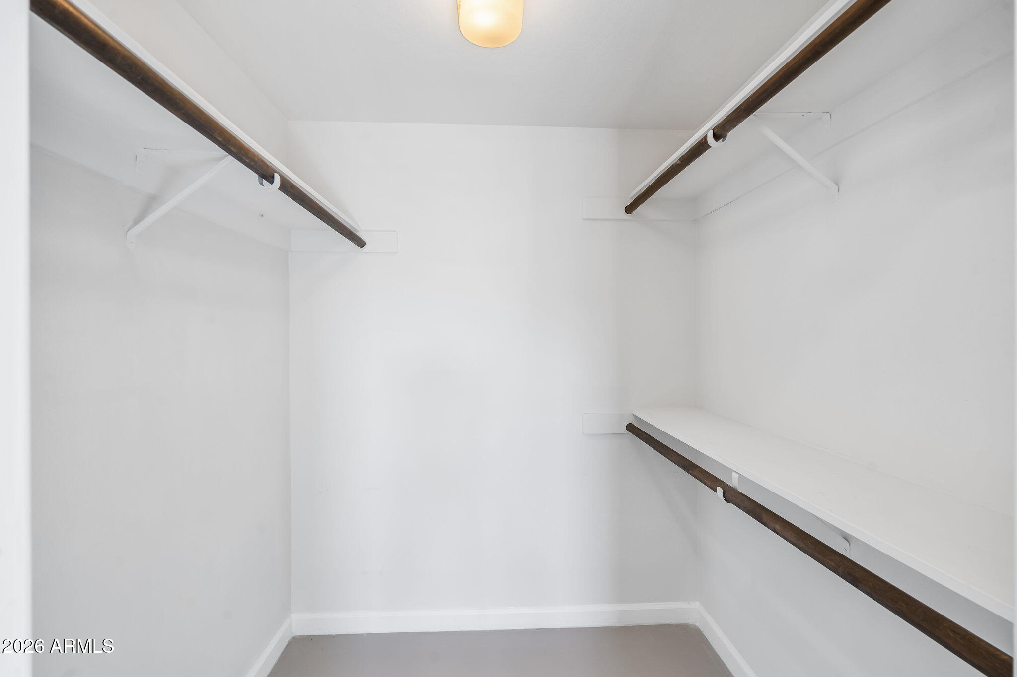 1055 W INDIAN HILLS Place