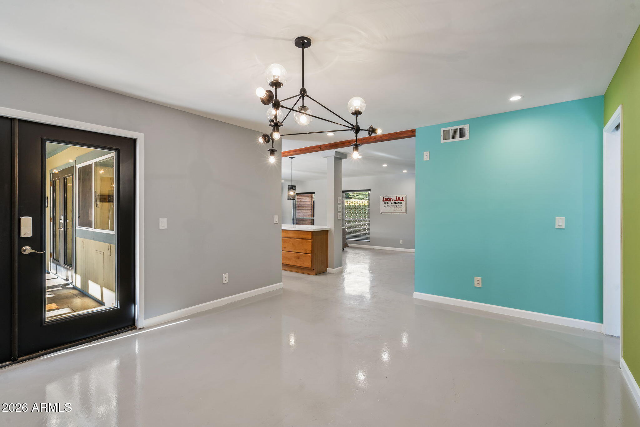 1055 W INDIAN HILLS Place