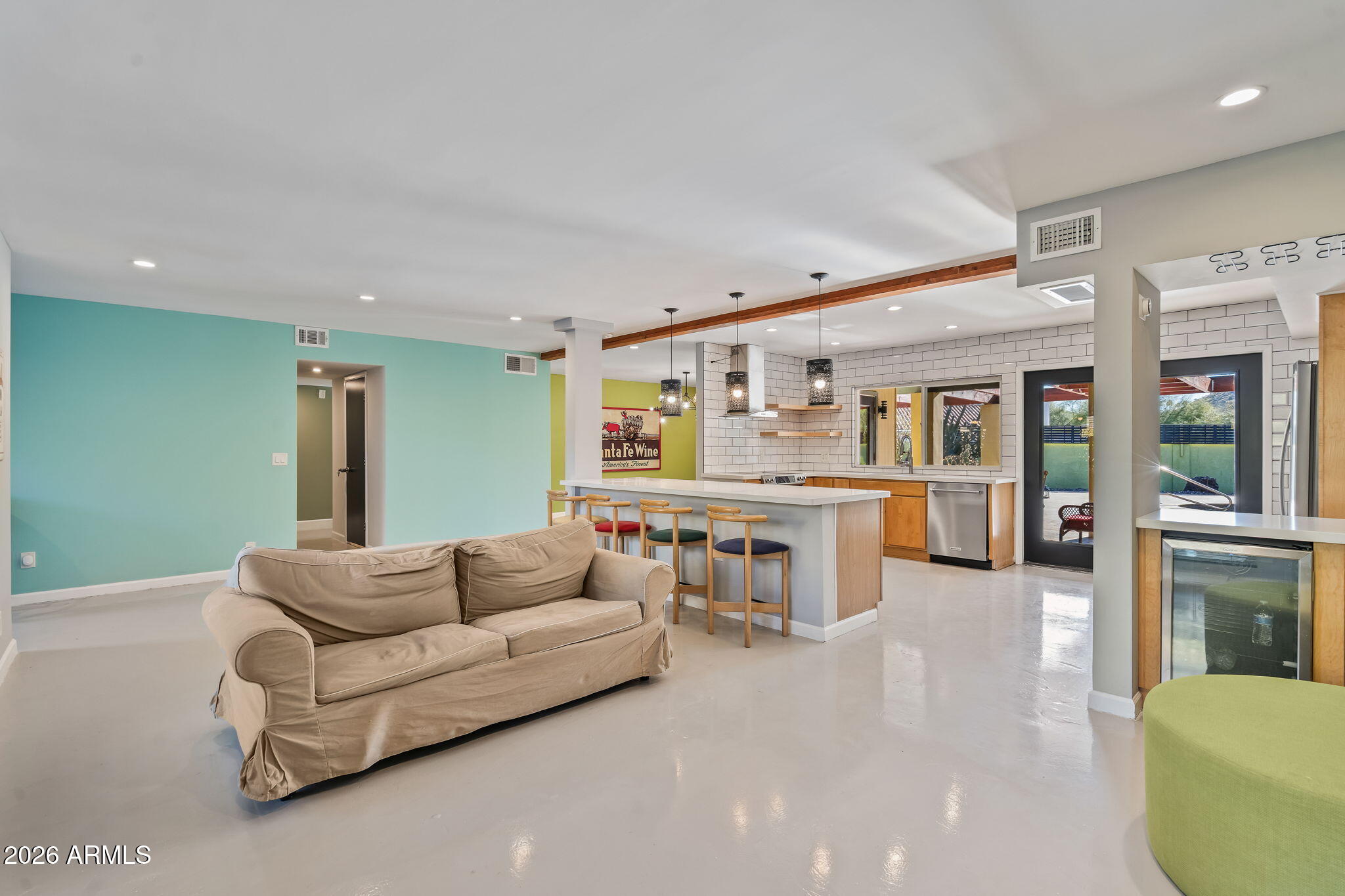 1055 W INDIAN HILLS Place