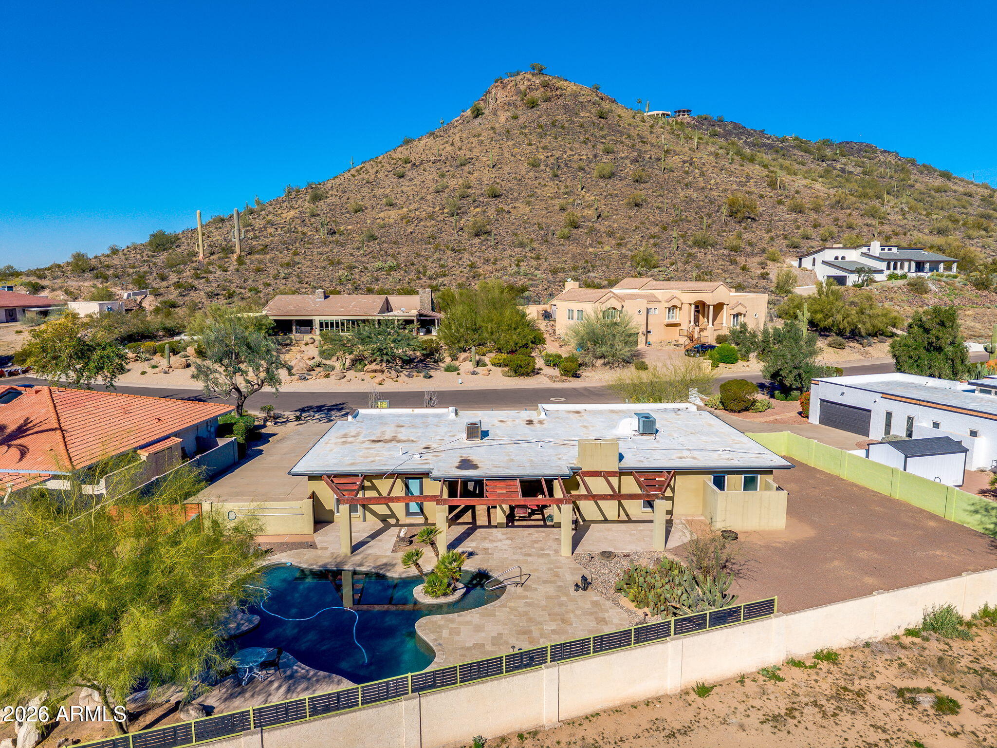 1055 W INDIAN HILLS Place