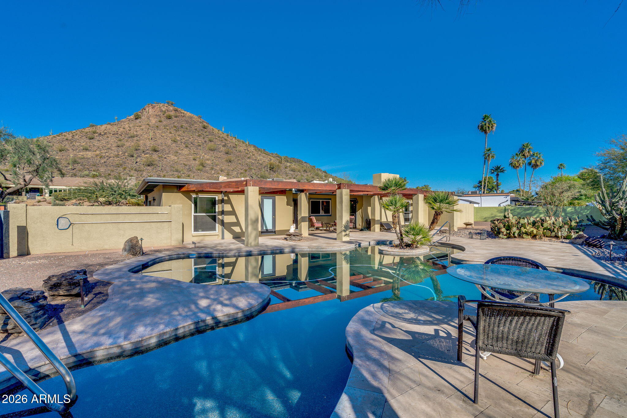 1055 W INDIAN HILLS Place