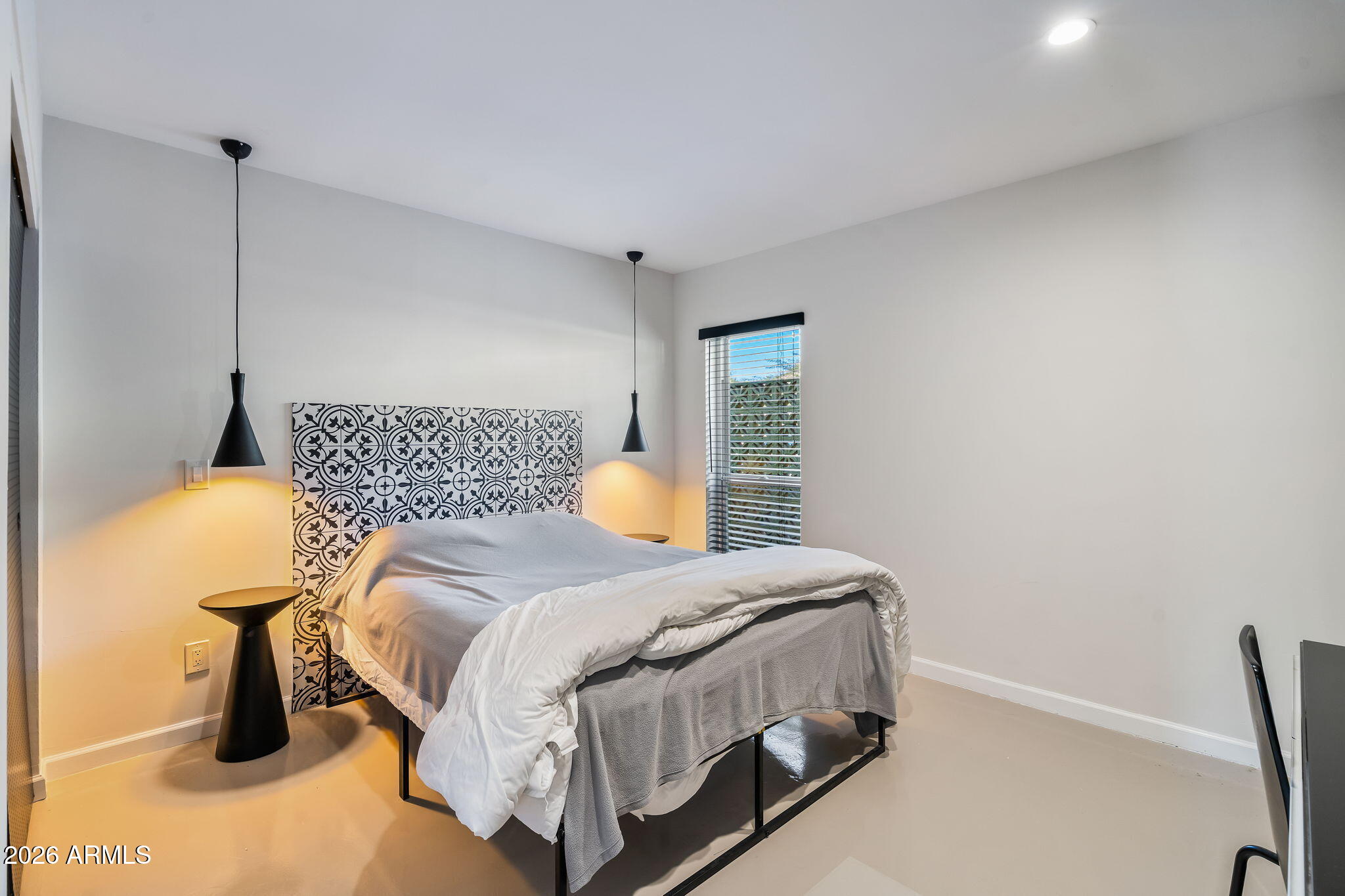 1055 W INDIAN HILLS Place