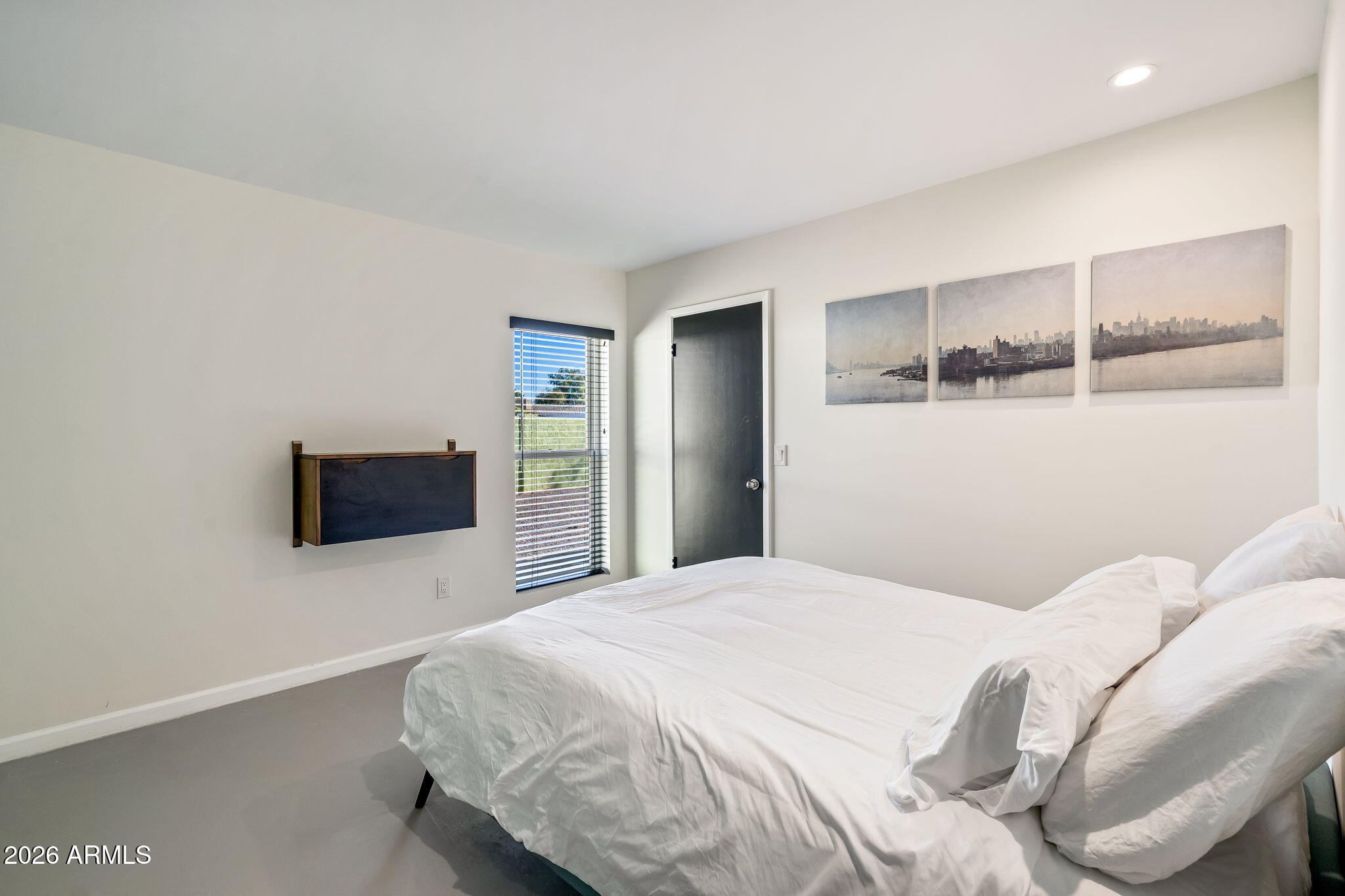 1055 W INDIAN HILLS Place