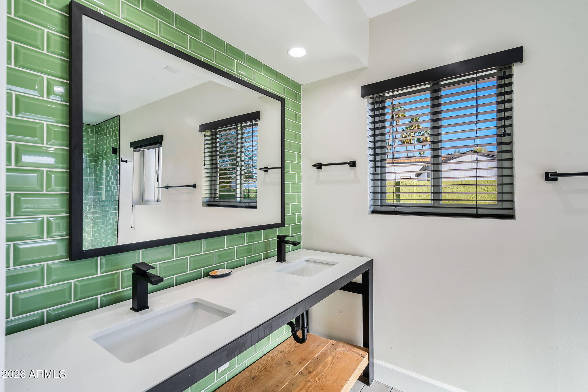 1055 W INDIAN HILLS Place