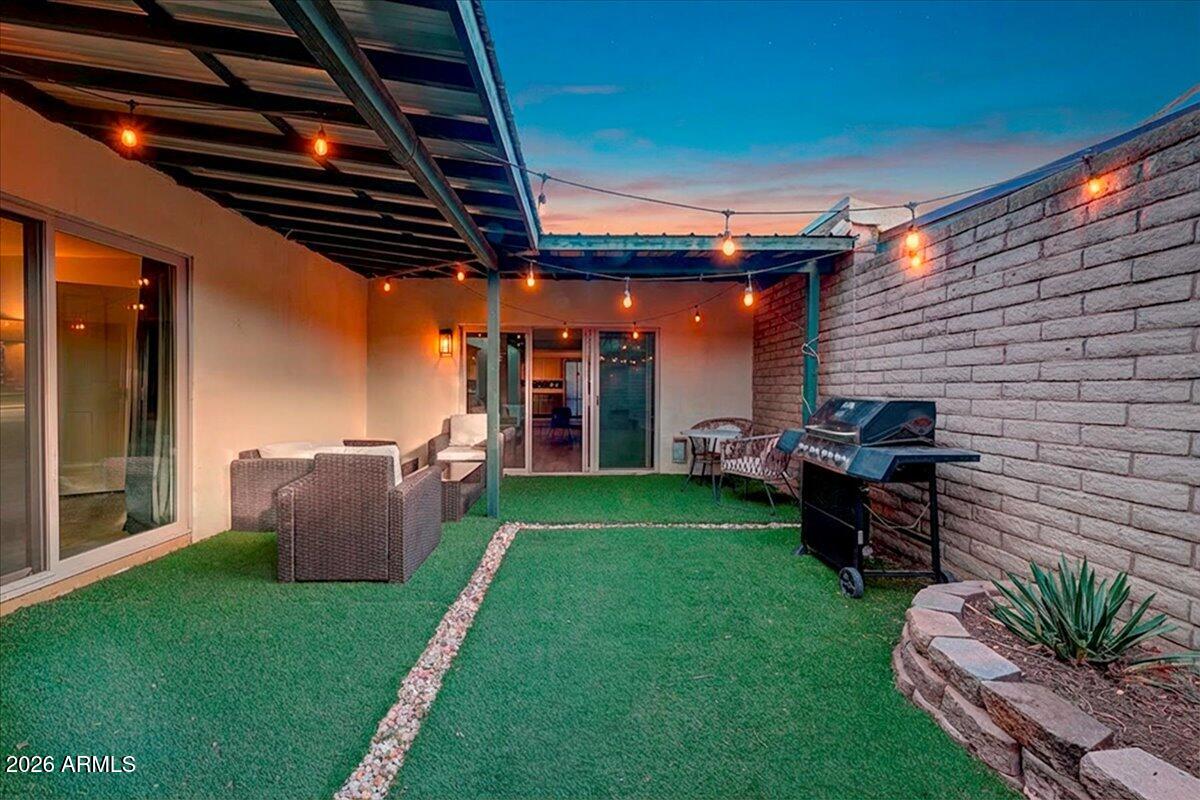 7803 E MACKENZIE Drive