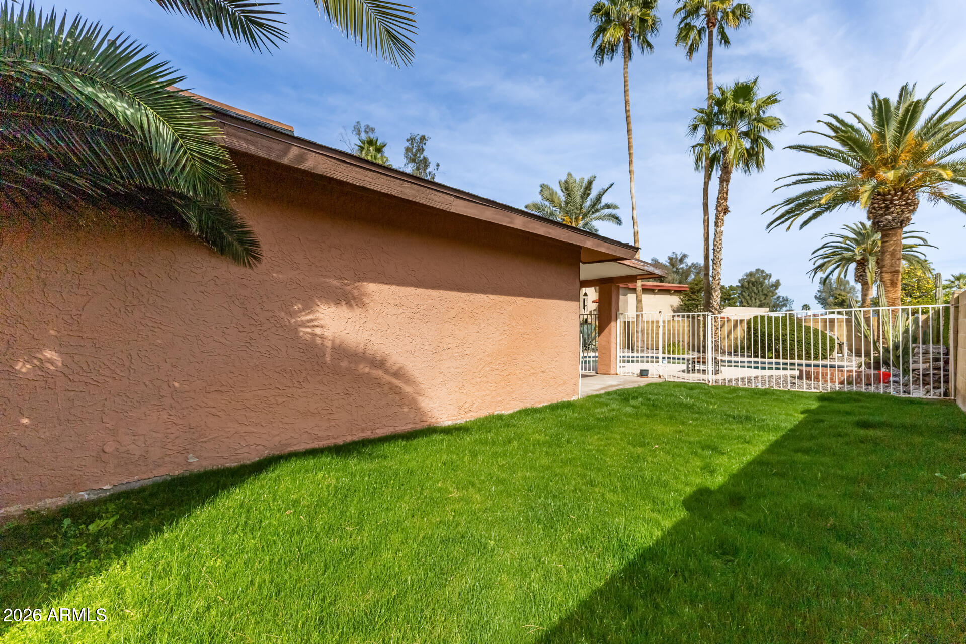 612 W GLENEAGLES Drive