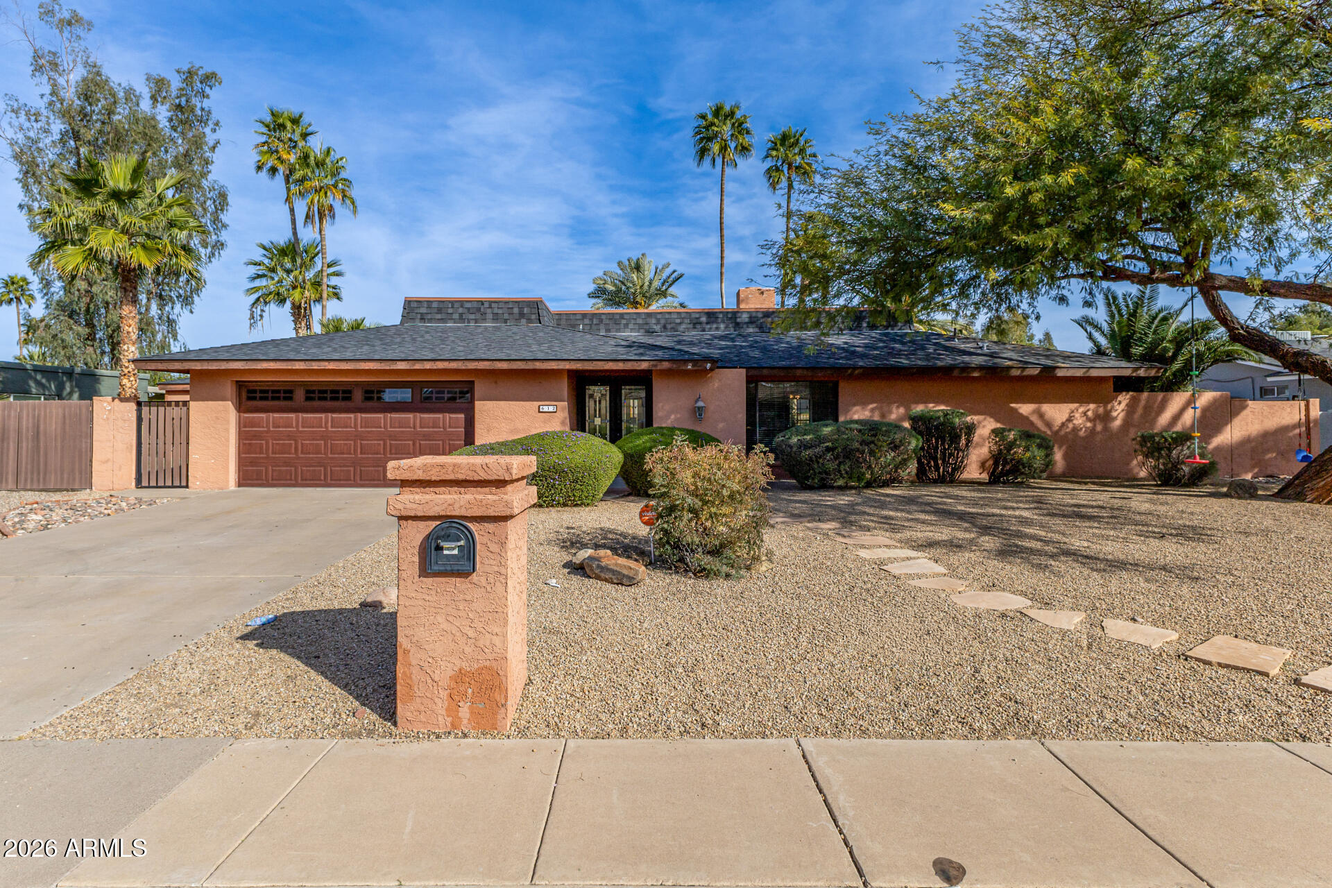 612 W GLENEAGLES Drive