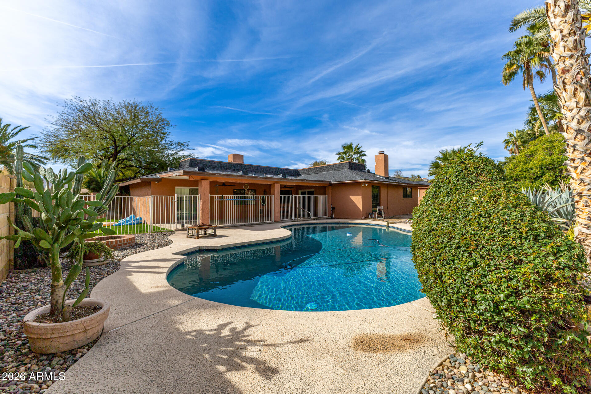 612 W GLENEAGLES Drive
