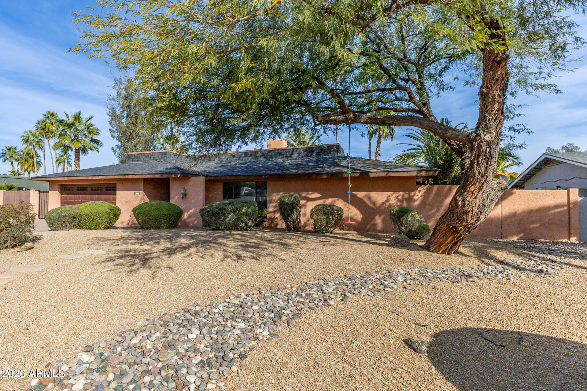 612 W GLENEAGLES Drive