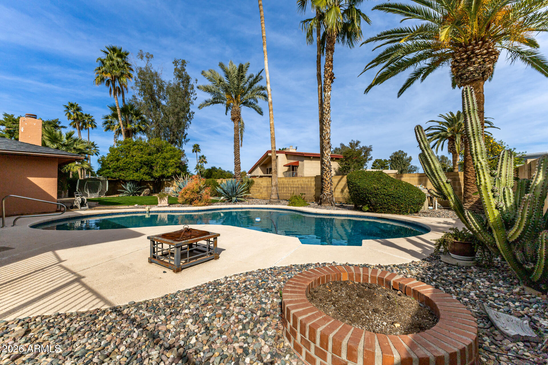 612 W GLENEAGLES Drive