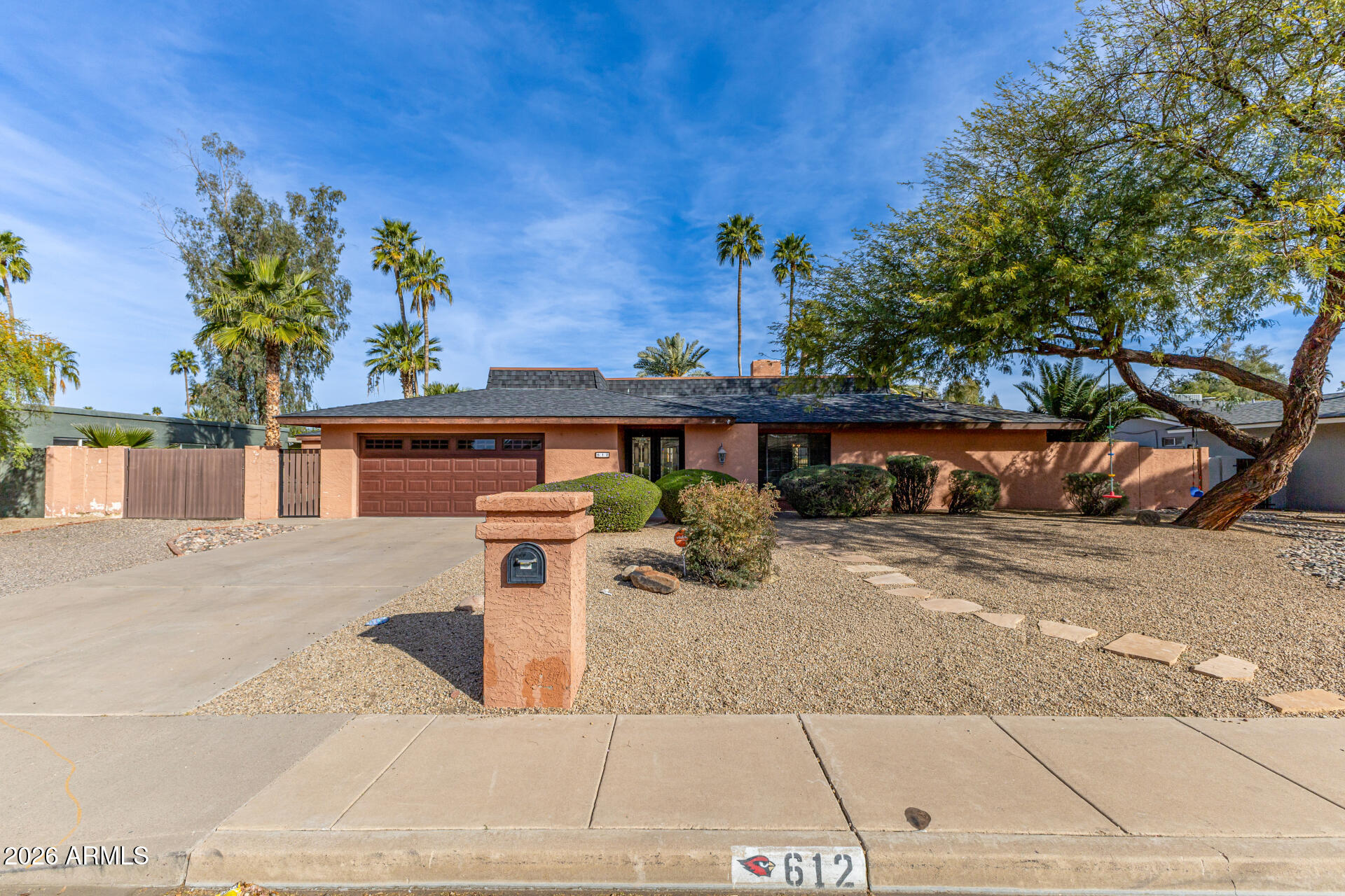 612 W GLENEAGLES Drive